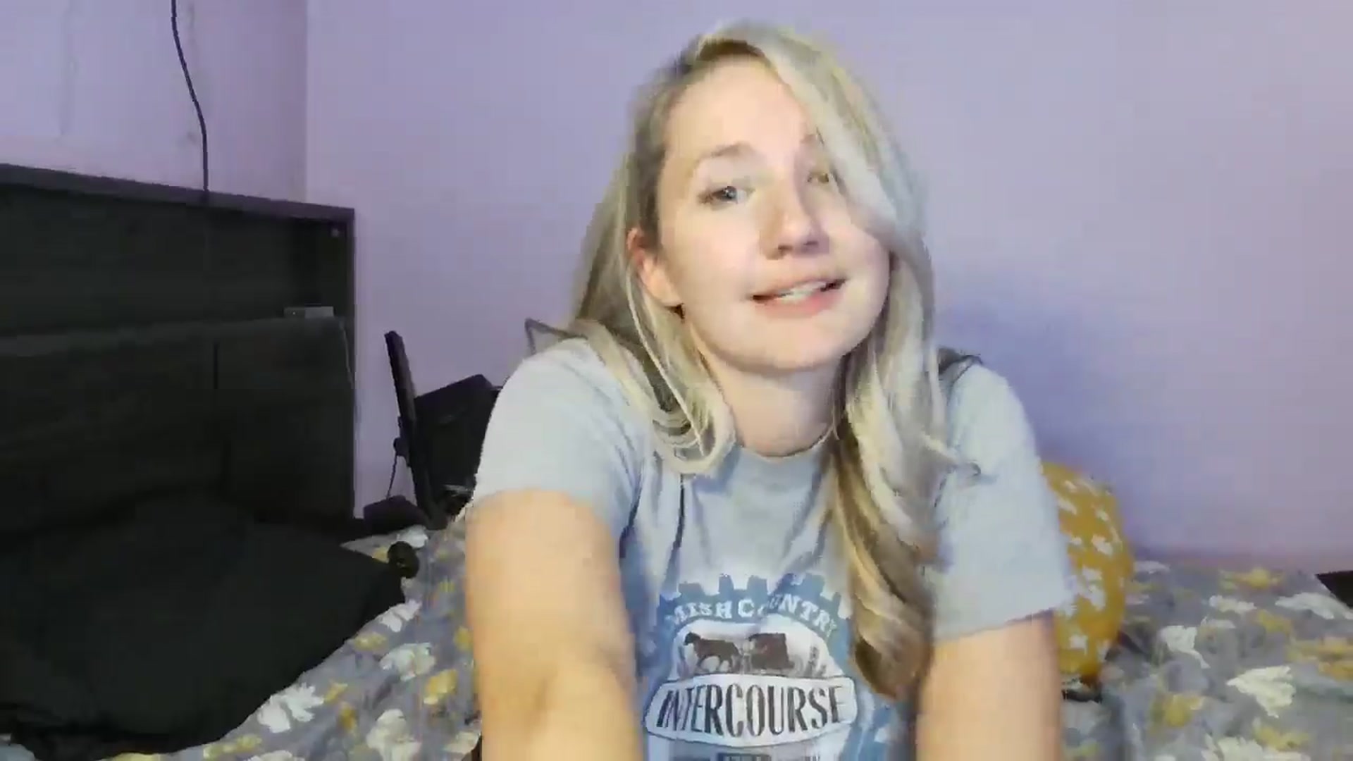 Gallery image thumbnail from EmmaHaze's myfreecams stream on, 01/03/2025, 07:54 image 16 of 20