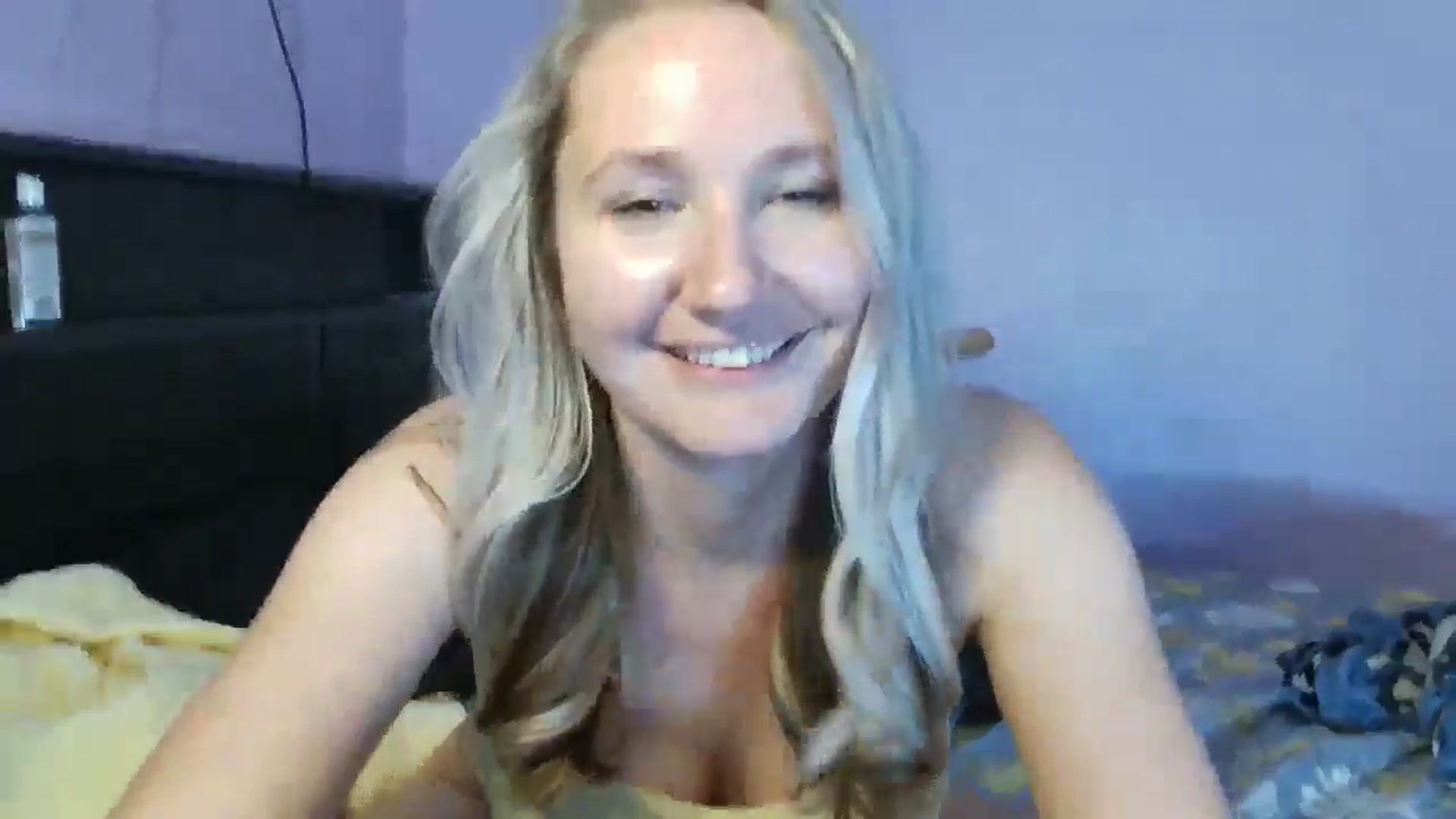 Gallery image thumbnail from EmmaHaze's myfreecams stream on, 01/04/2025, 07:49 image 5 of 20