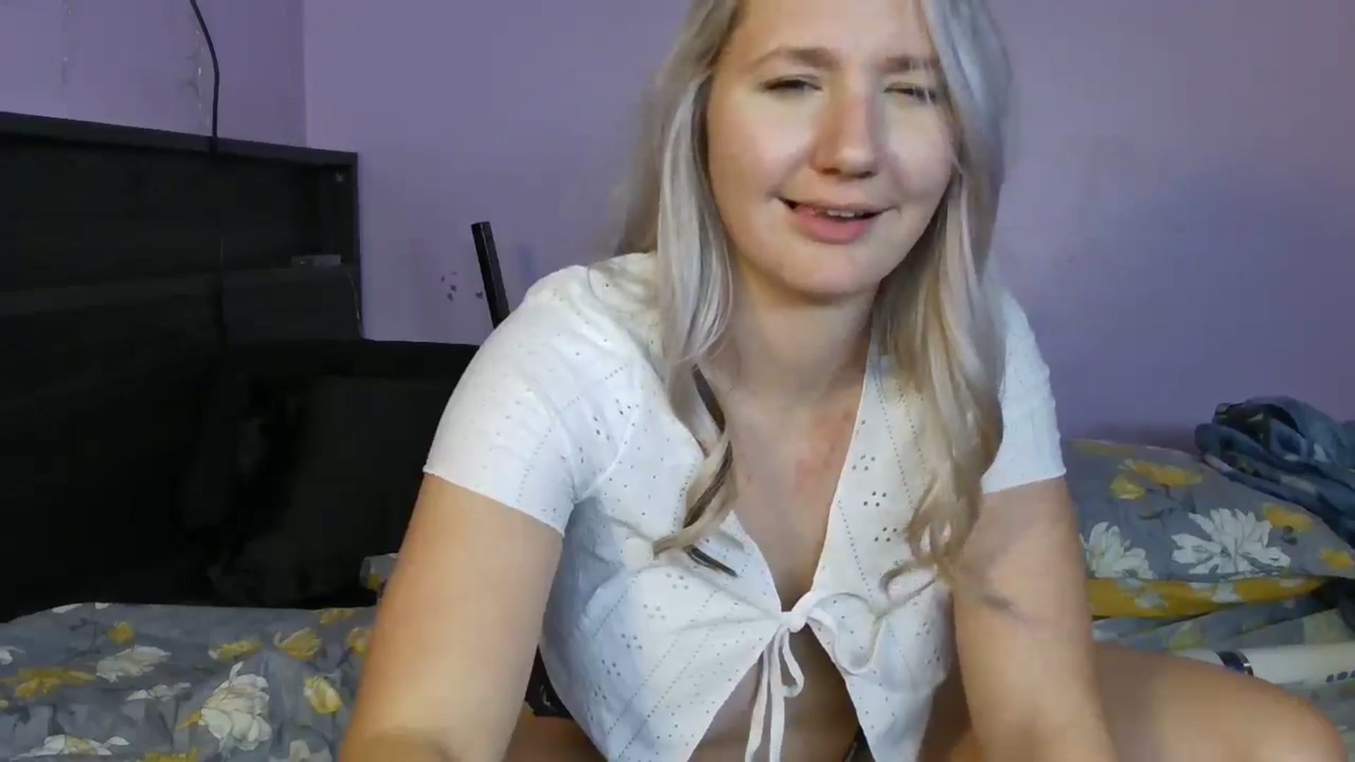 Gallery image thumbnail from EmmaHaze's myfreecams stream on, 01/09/2025, 06:33 image 20 of 20