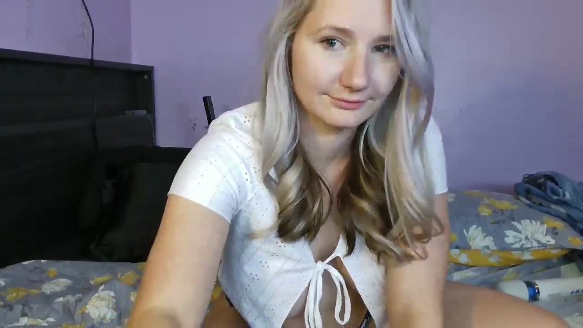 Gallery image thumbnail from EmmaHaze's myfreecams stream on, 01/09/2025, 06:33 image 14 of 20