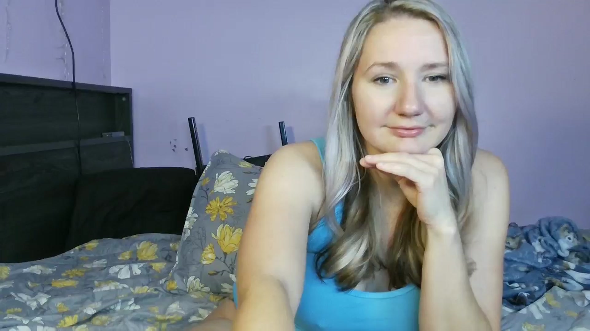 Gallery image thumbnail from EmmaHaze's myfreecams stream on, 01/13/2025, 03:28 image 3 of 20