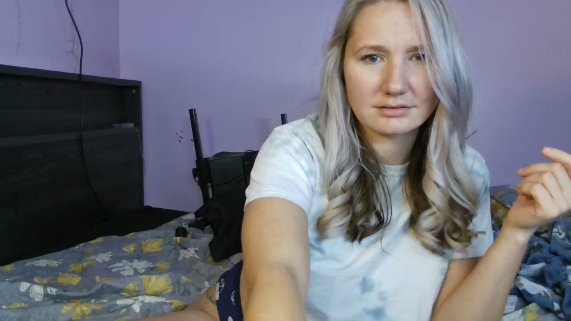 Gallery image thumbnail from EmmaHaze's myfreecams stream on, 01/14/2025, 04:05 image 6 of 20
