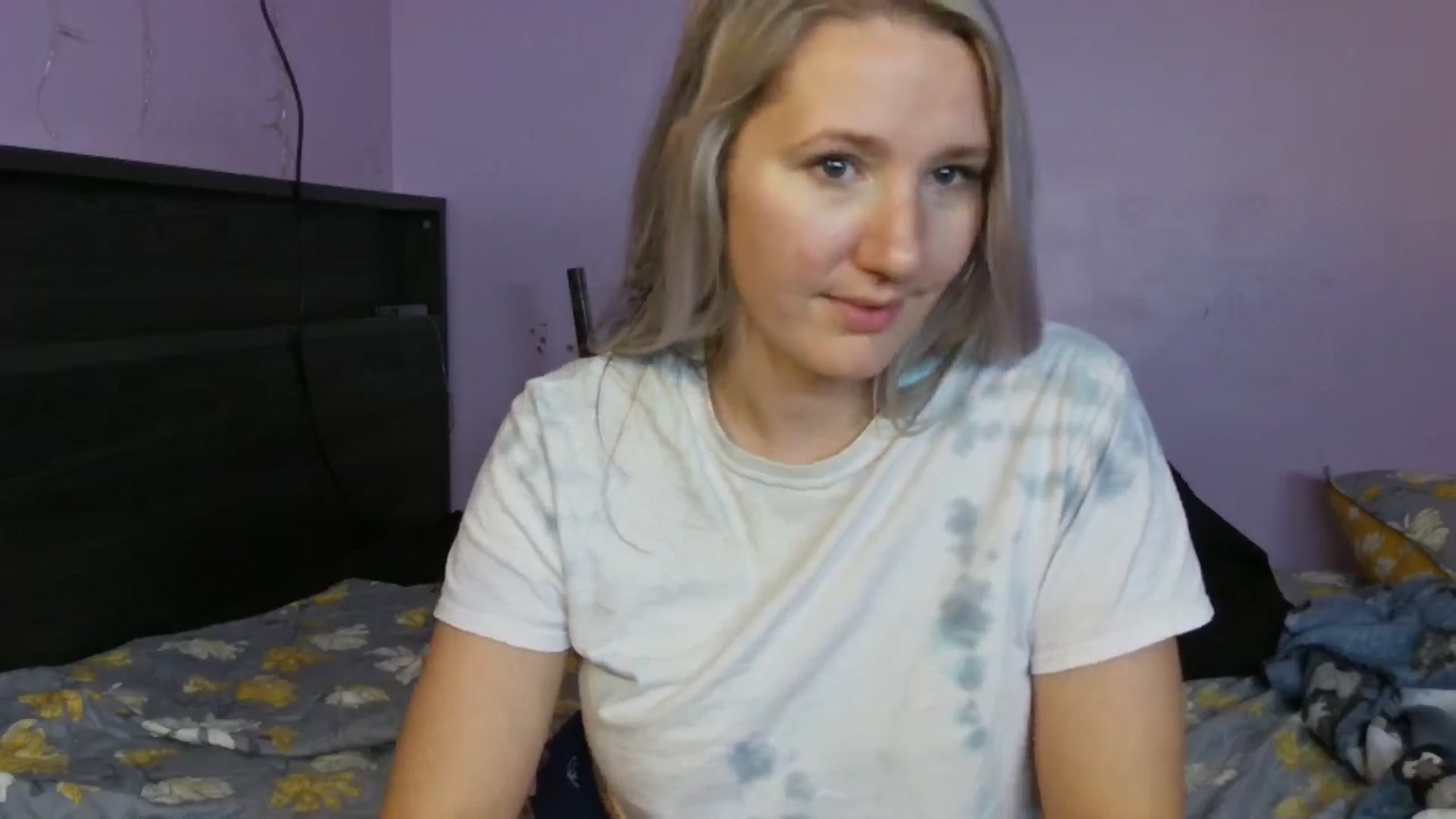 Gallery image thumbnail from EmmaHaze's myfreecams stream on, 01/14/2025, 07:39 image 6 of 20