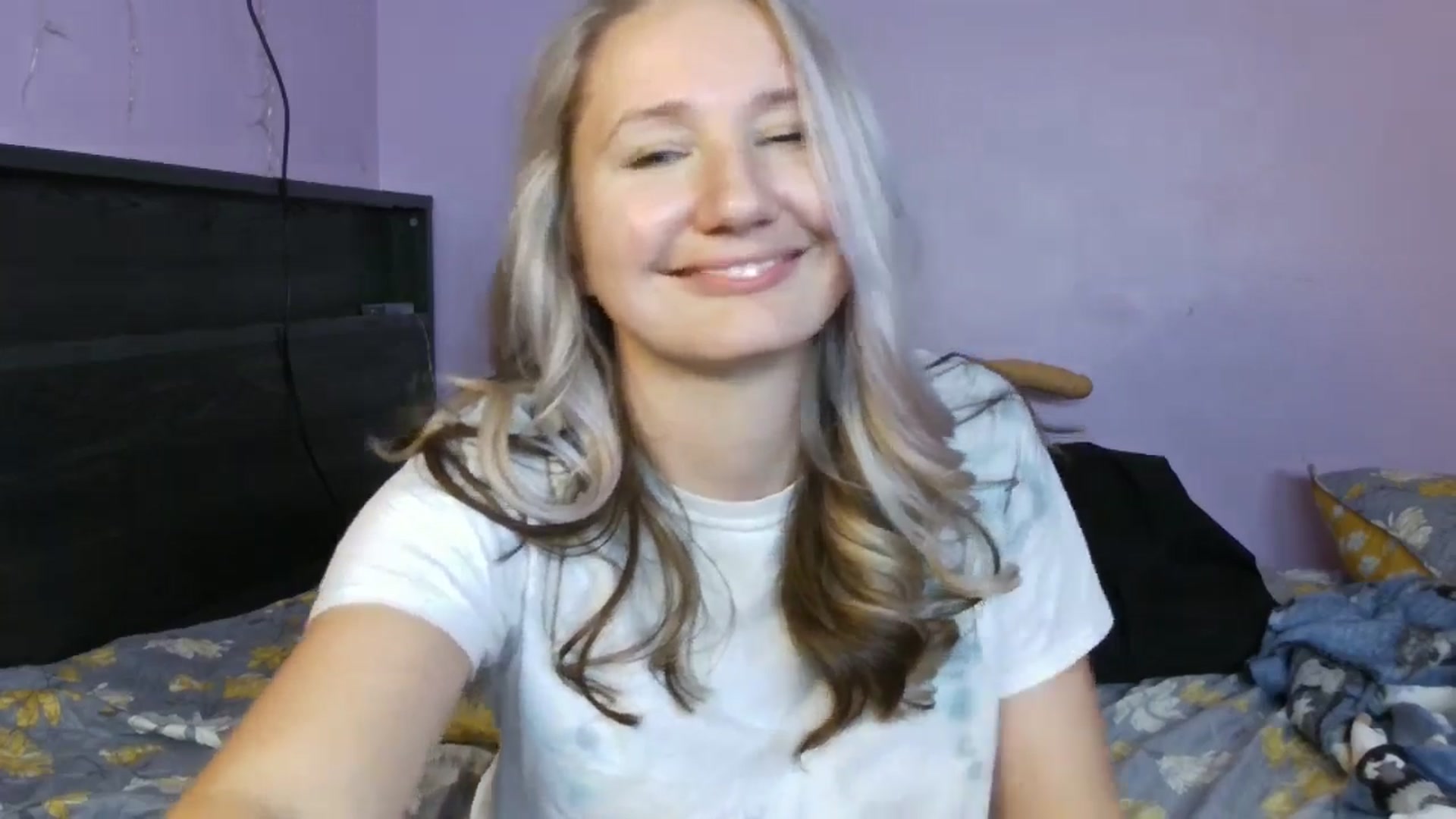 Gallery image thumbnail from EmmaHaze's myfreecams stream on, 01/14/2025, 07:39 image 17 of 20