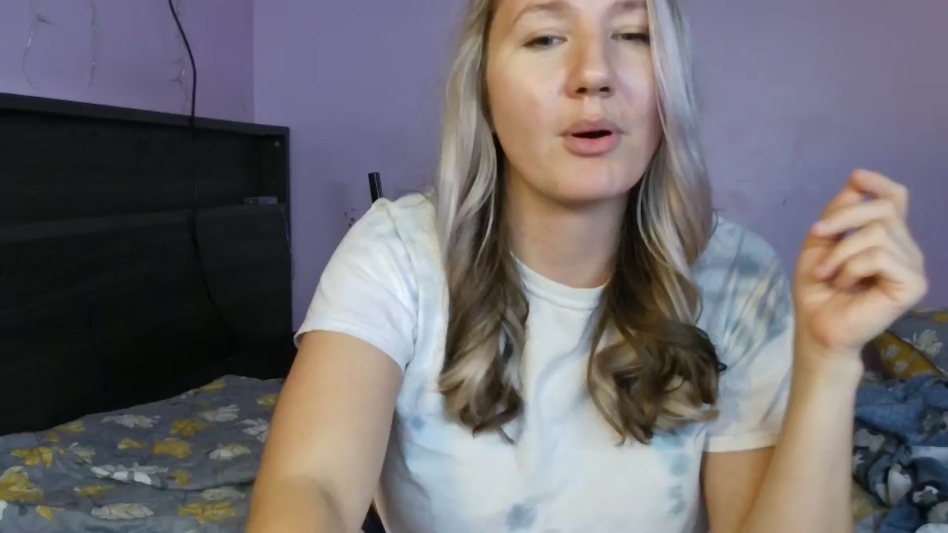 Gallery image thumbnail from EmmaHaze's myfreecams stream on, 01/14/2025, 07:39 image 3 of 20