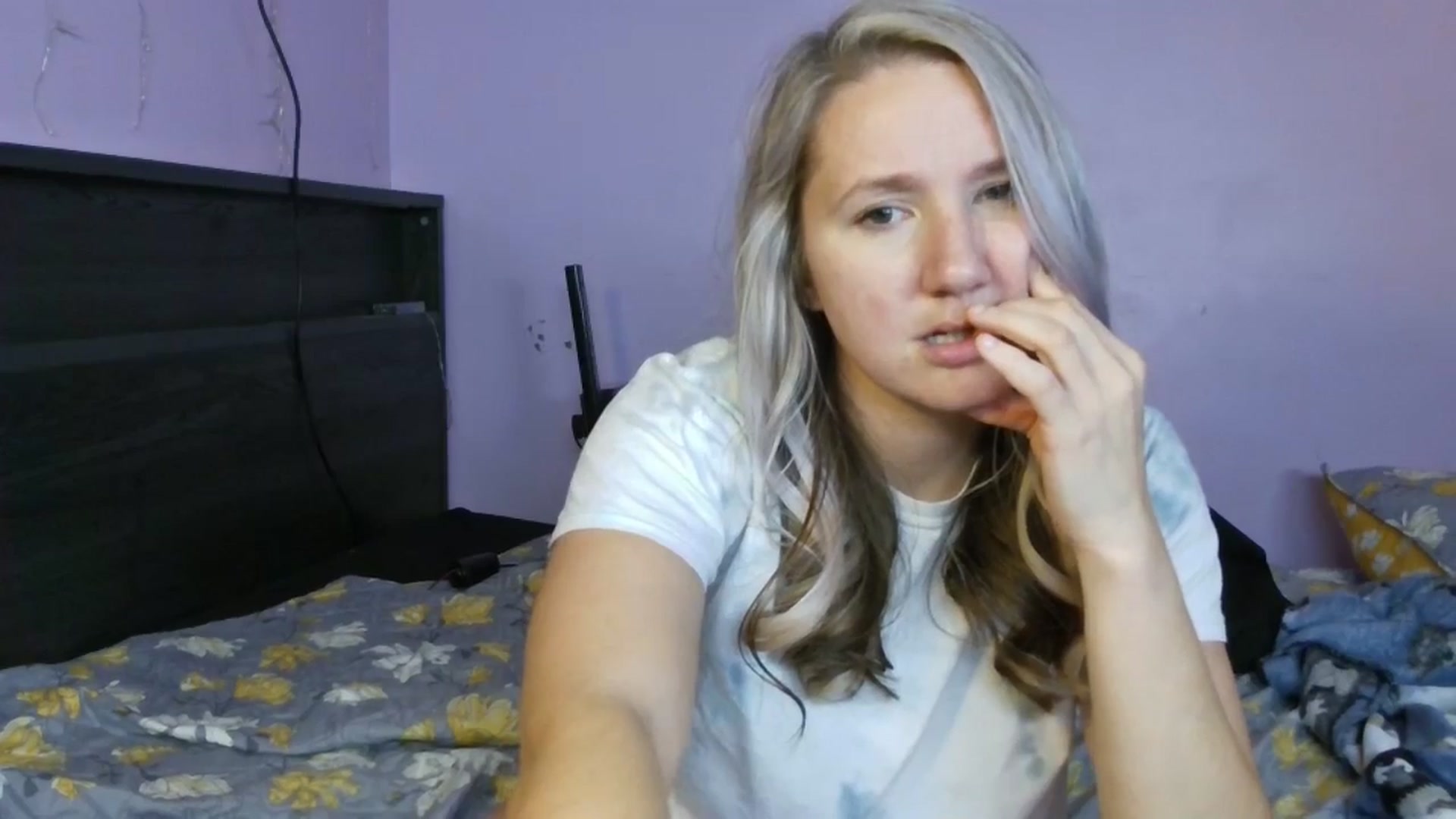 Gallery image thumbnail from EmmaHaze's myfreecams stream on, 01/14/2025, 07:39 image 7 of 20