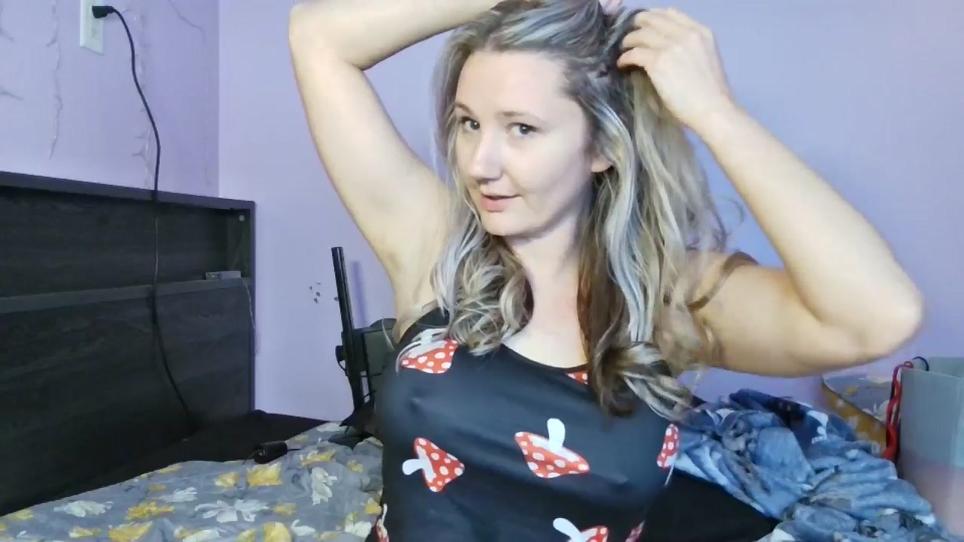 Gallery image thumbnail from EmmaHaze's myfreecams stream on, 01/15/2025, 04:08 image 10 of 20