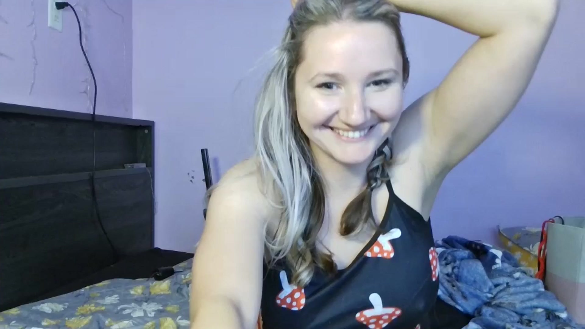 Gallery image thumbnail from EmmaHaze's myfreecams stream on, 01/15/2025, 04:08 image 15 of 20