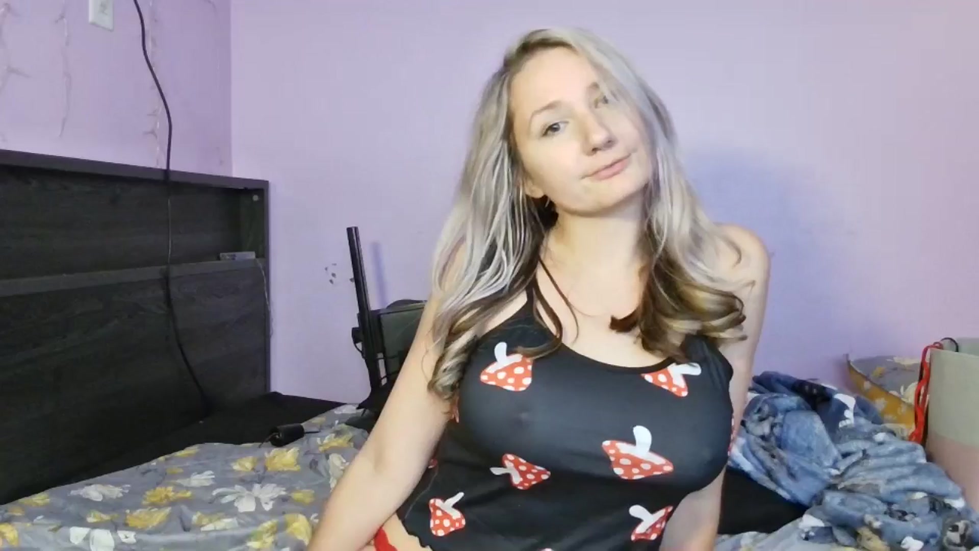 Gallery image thumbnail from EmmaHaze's myfreecams stream on, 01/15/2025, 04:08 image 6 of 20