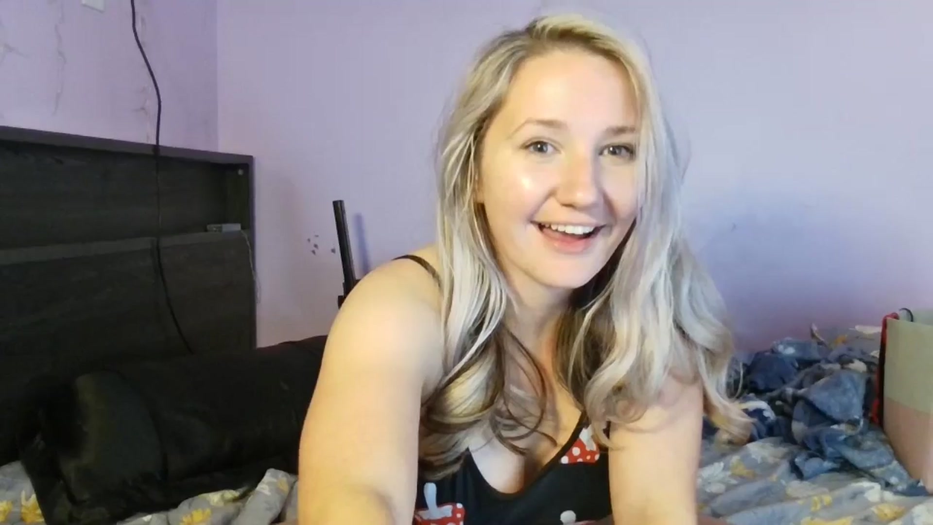 Gallery image thumbnail from EmmaHaze's myfreecams stream on, 01/15/2025, 06:27 image 5 of 20