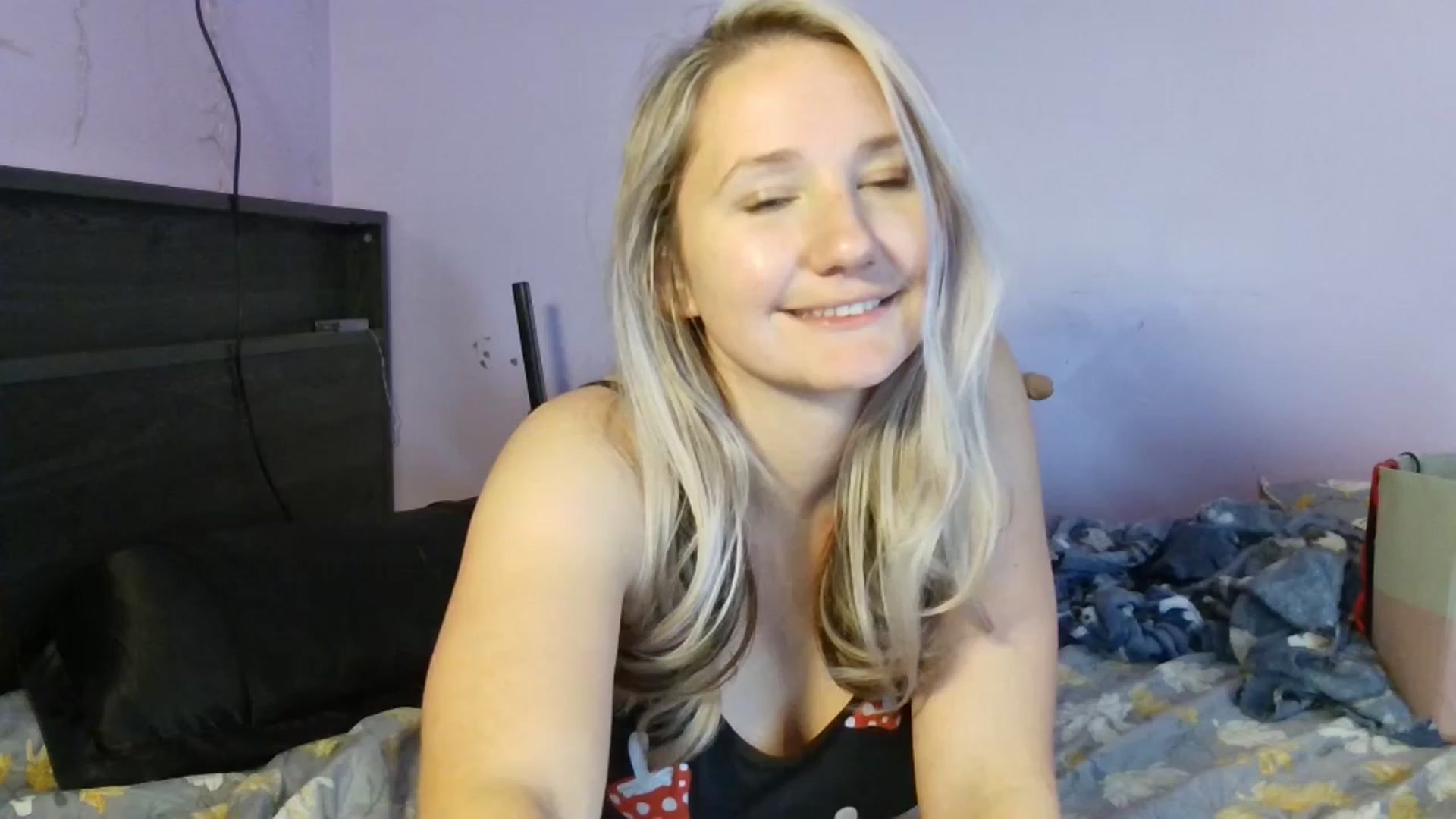 Gallery image thumbnail from EmmaHaze's myfreecams stream on, 01/15/2025, 06:27 image 1 of 20