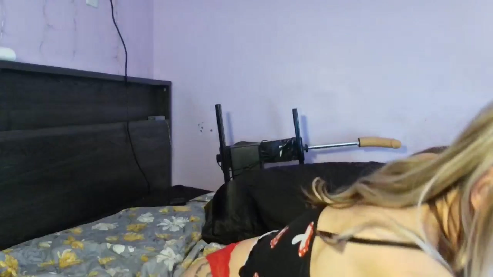 Gallery image thumbnail from EmmaHaze's myfreecams stream on, 01/15/2025, 08:32 image 10 of 20