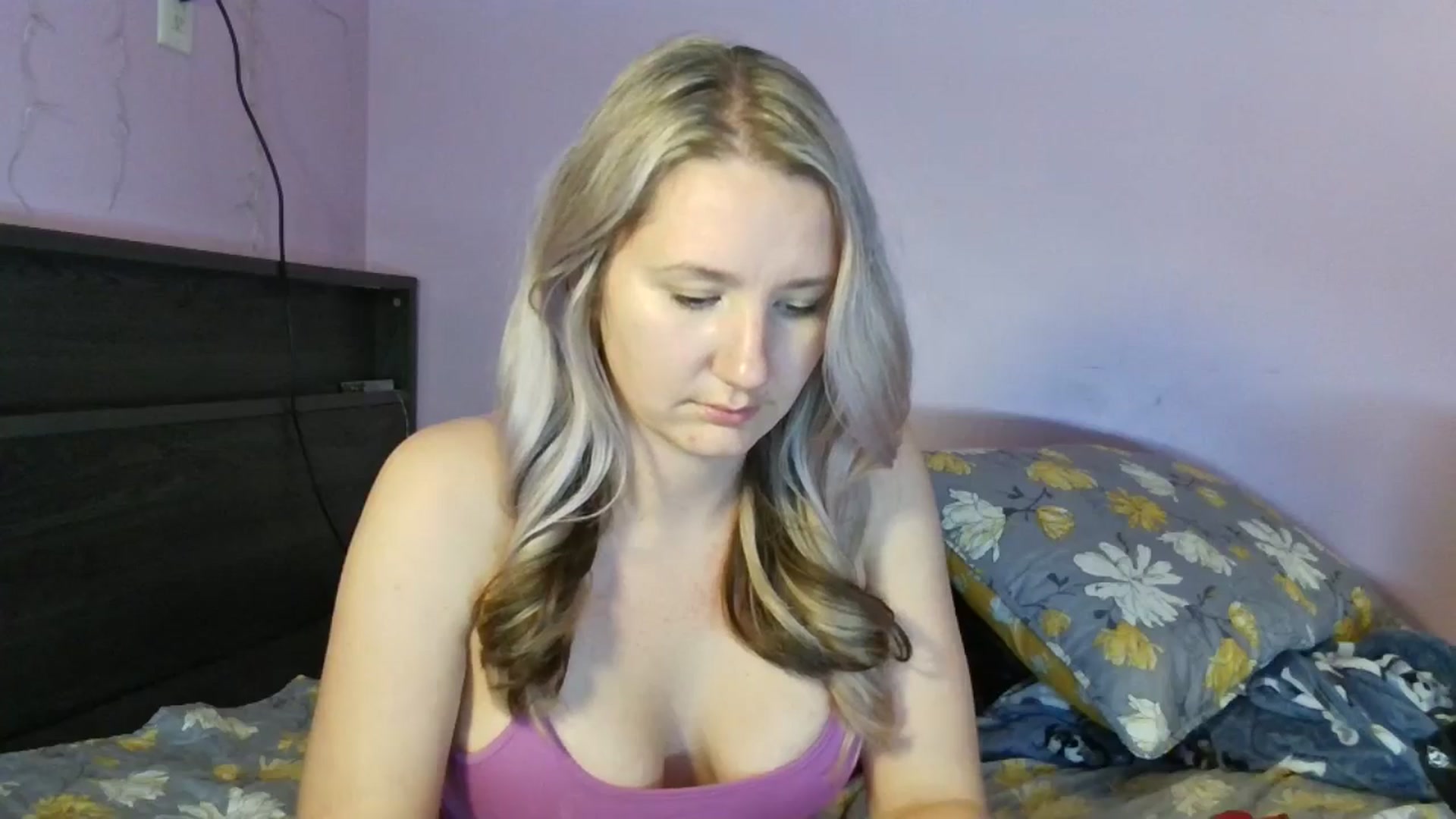 Gallery image thumbnail from EmmaHaze's myfreecams stream on, 01/20/2025, 04:22 image 7 of 20