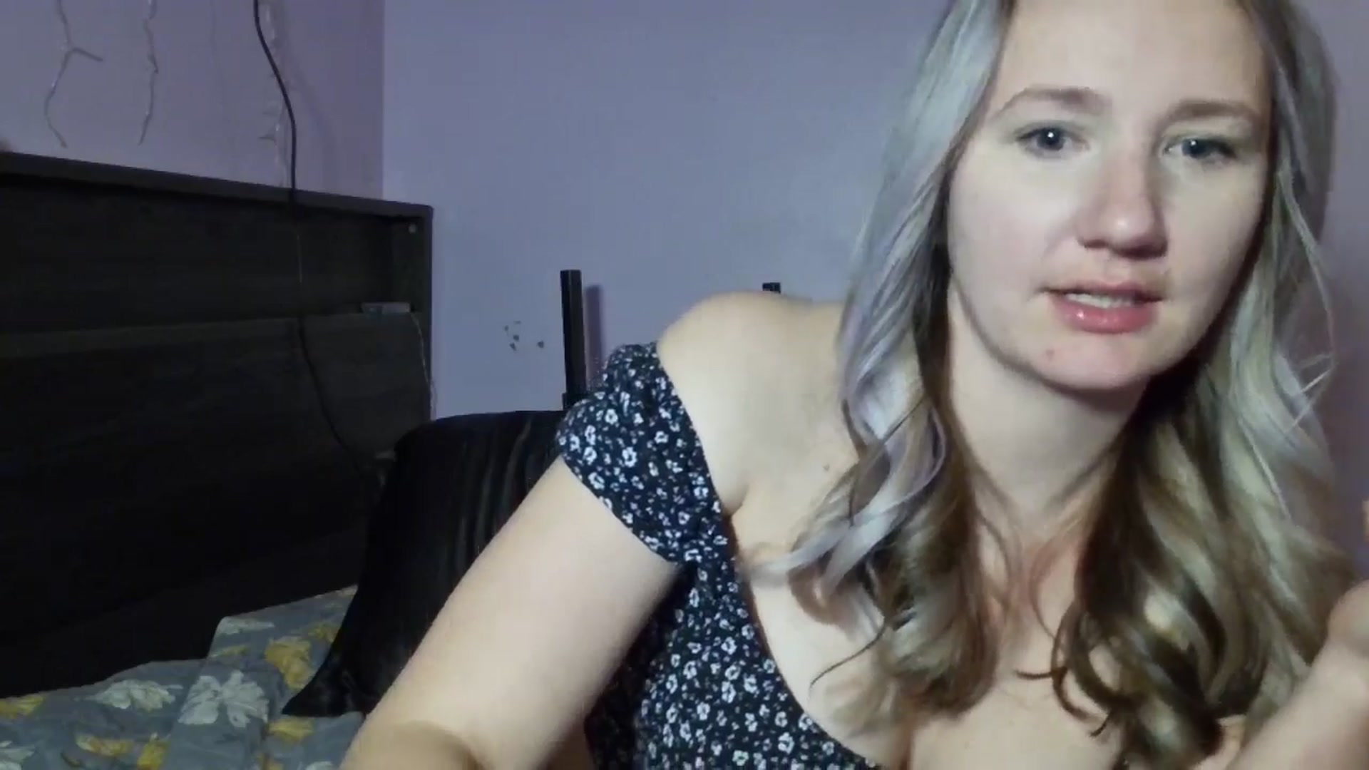 Gallery image thumbnail from EmmaHaze's myfreecams stream on, 01/21/2025, 03:18 image 18 of 20