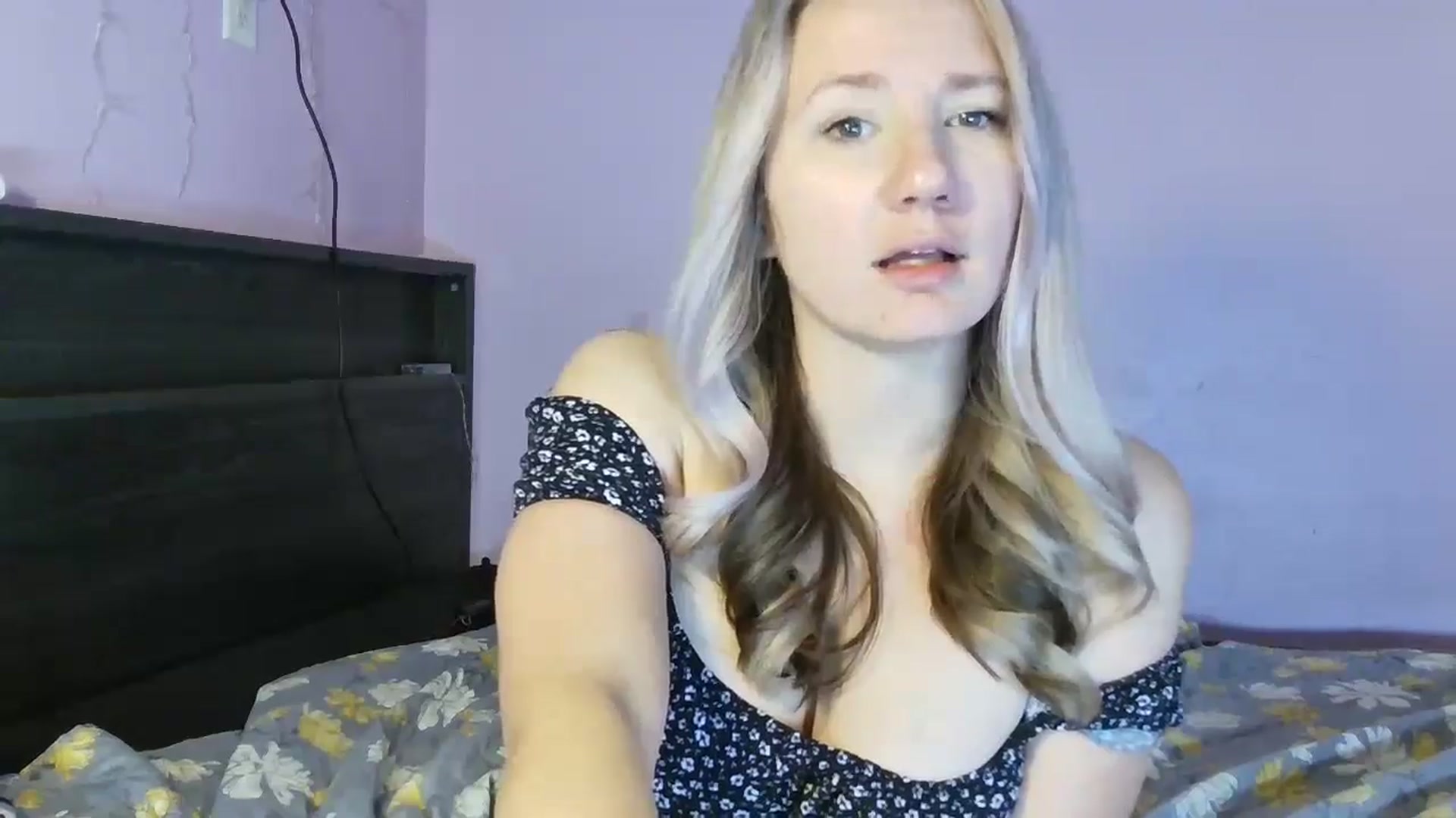 Gallery image thumbnail from EmmaHaze's myfreecams stream on, 01/21/2025, 04:17 image 8 of 20