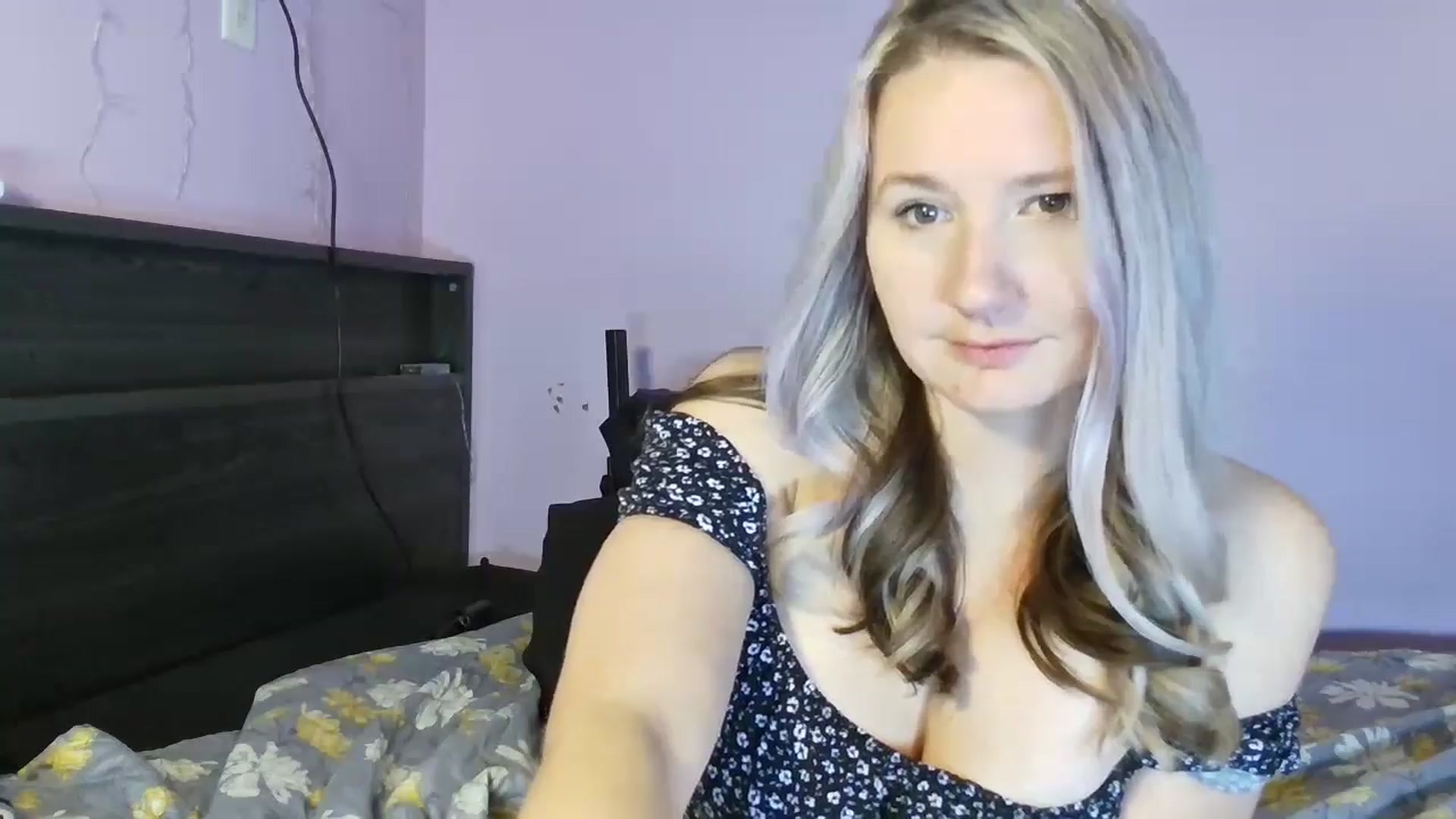 Gallery image thumbnail from EmmaHaze's myfreecams stream on, 01/21/2025, 04:17 image 16 of 20