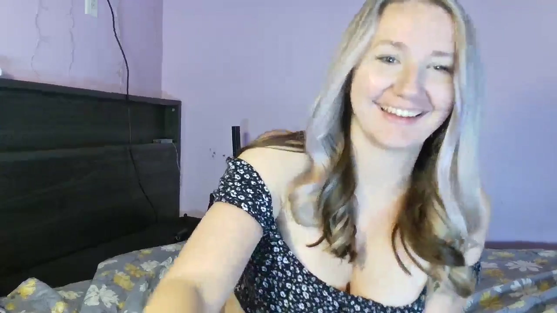 Gallery image thumbnail from EmmaHaze's myfreecams stream on, 01/21/2025, 04:17 image 15 of 20