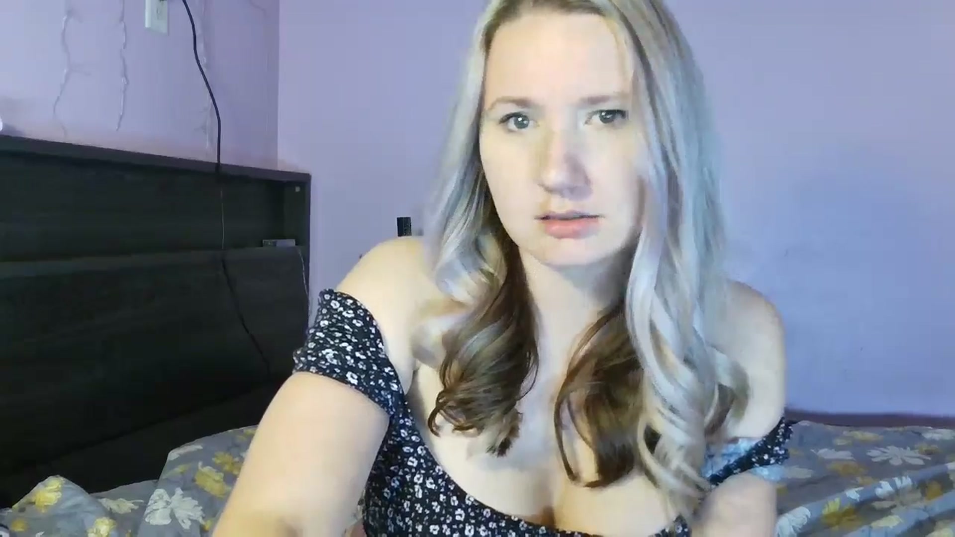 Gallery image thumbnail from EmmaHaze's myfreecams stream on, 01/21/2025, 04:17 image 5 of 20