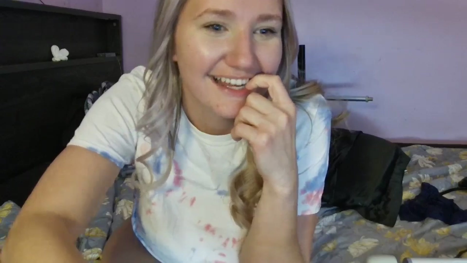 Gallery image thumbnail from EmmaHaze's myfreecams stream on, 01/23/2025, 06:53 image 10 of 20