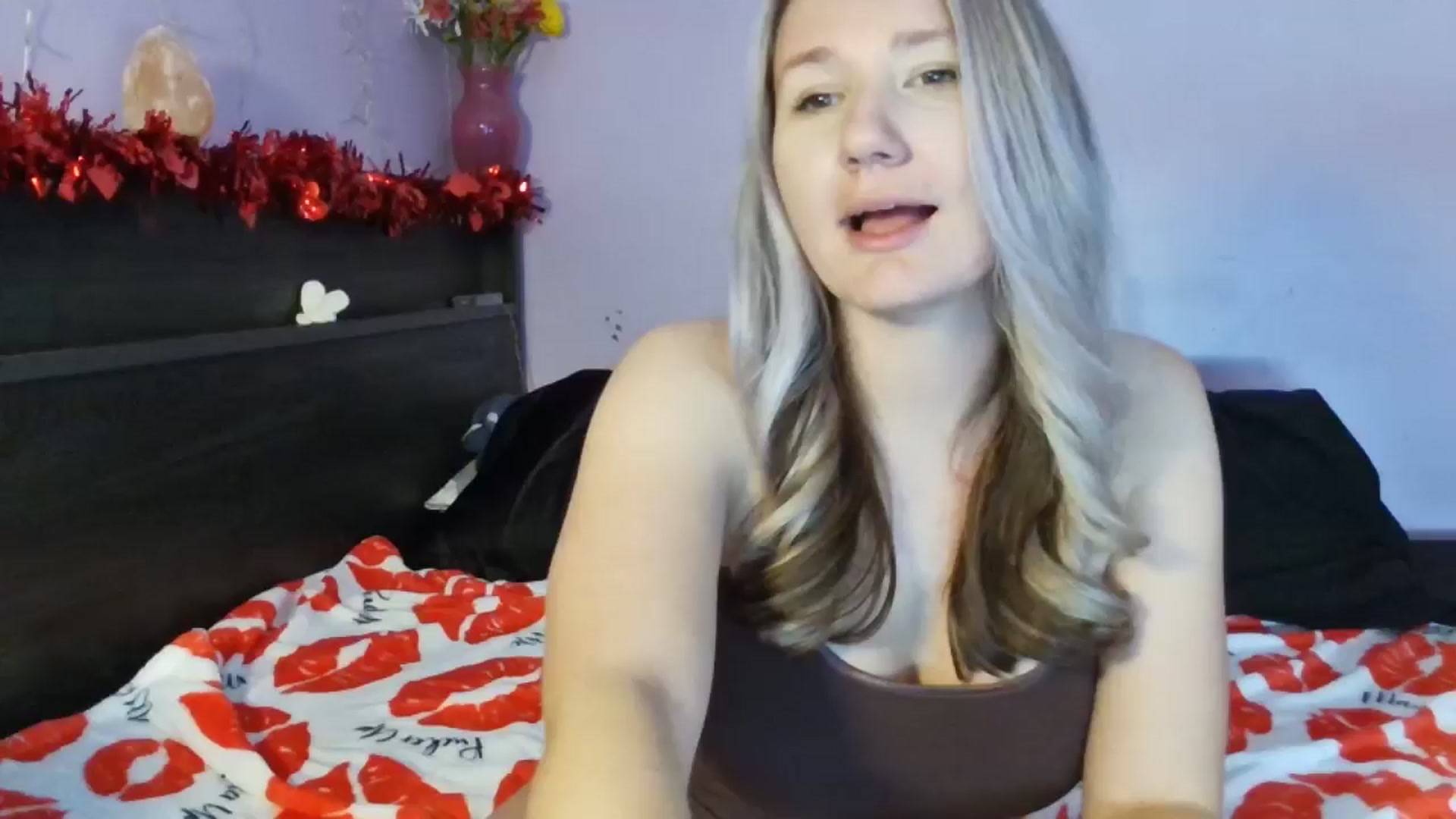 Gallery image thumbnail from EmmaHaze's myfreecams stream on, 01/28/2025, 05:32 image 12 of 20
