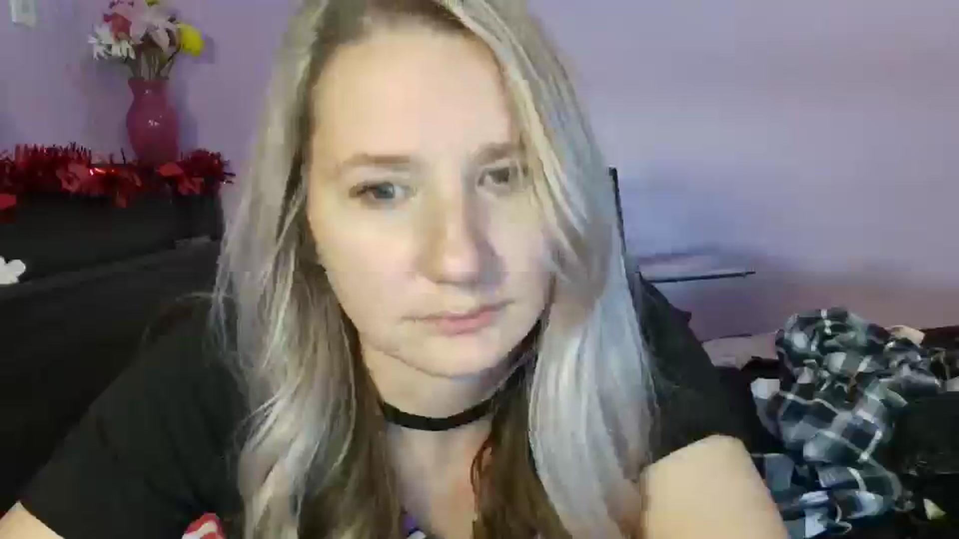 Gallery image thumbnail from EmmaHaze's myfreecams stream on, 02/07/2025, 07:43 image 15 of 20