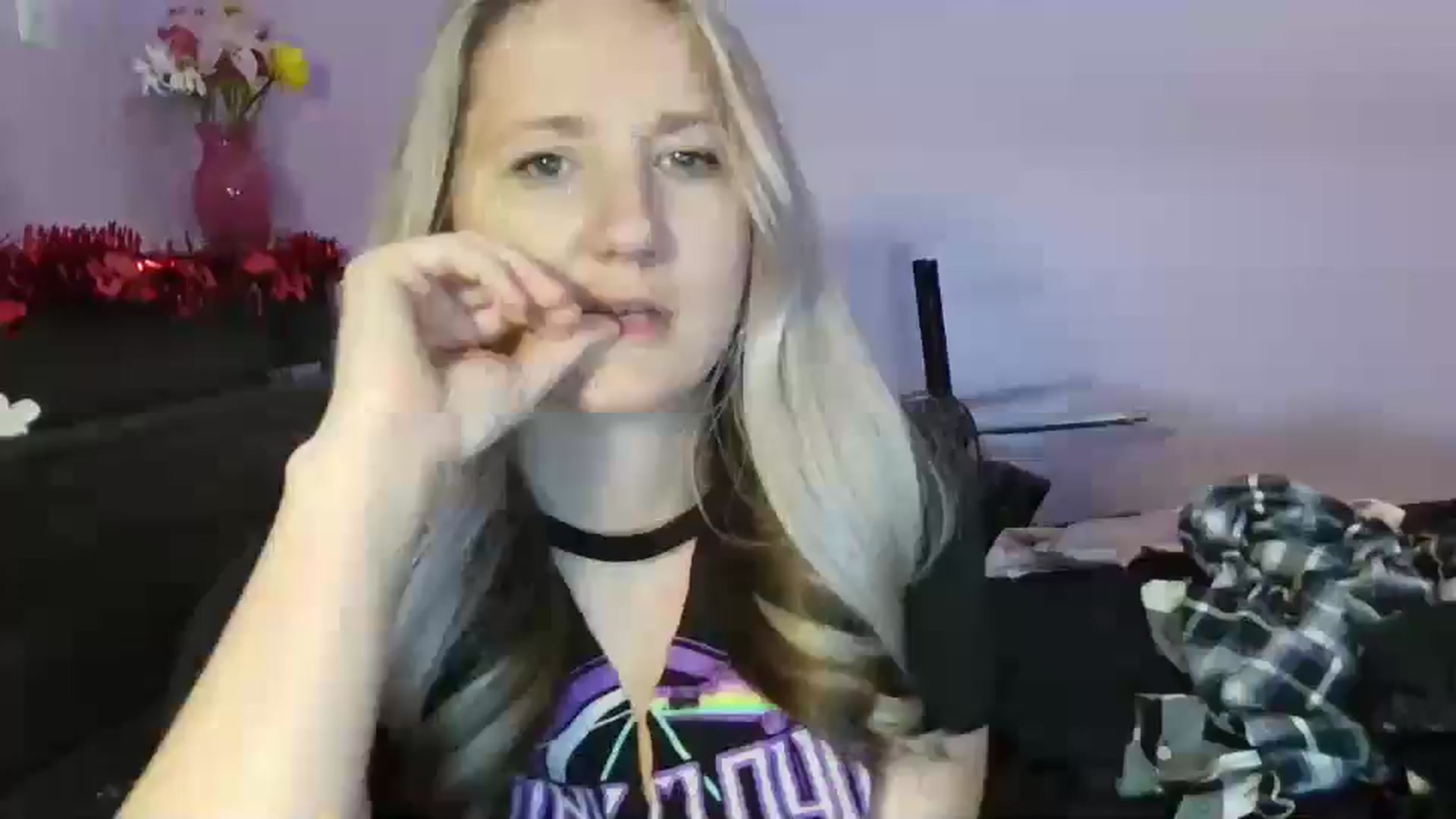 Gallery image thumbnail from EmmaHaze's myfreecams stream on, 02/07/2025, 07:43 image 19 of 20