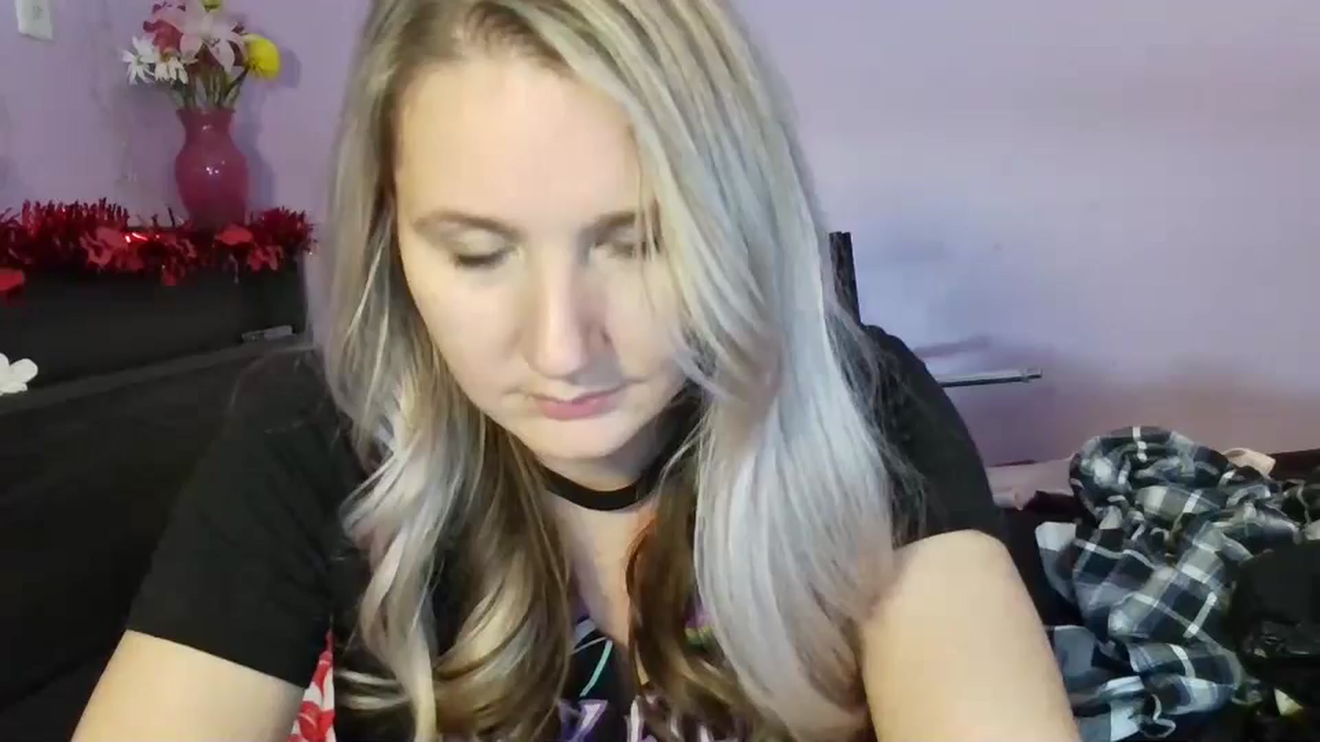 Gallery image thumbnail from EmmaHaze's myfreecams stream on, 02/07/2025, 07:43 image 16 of 20