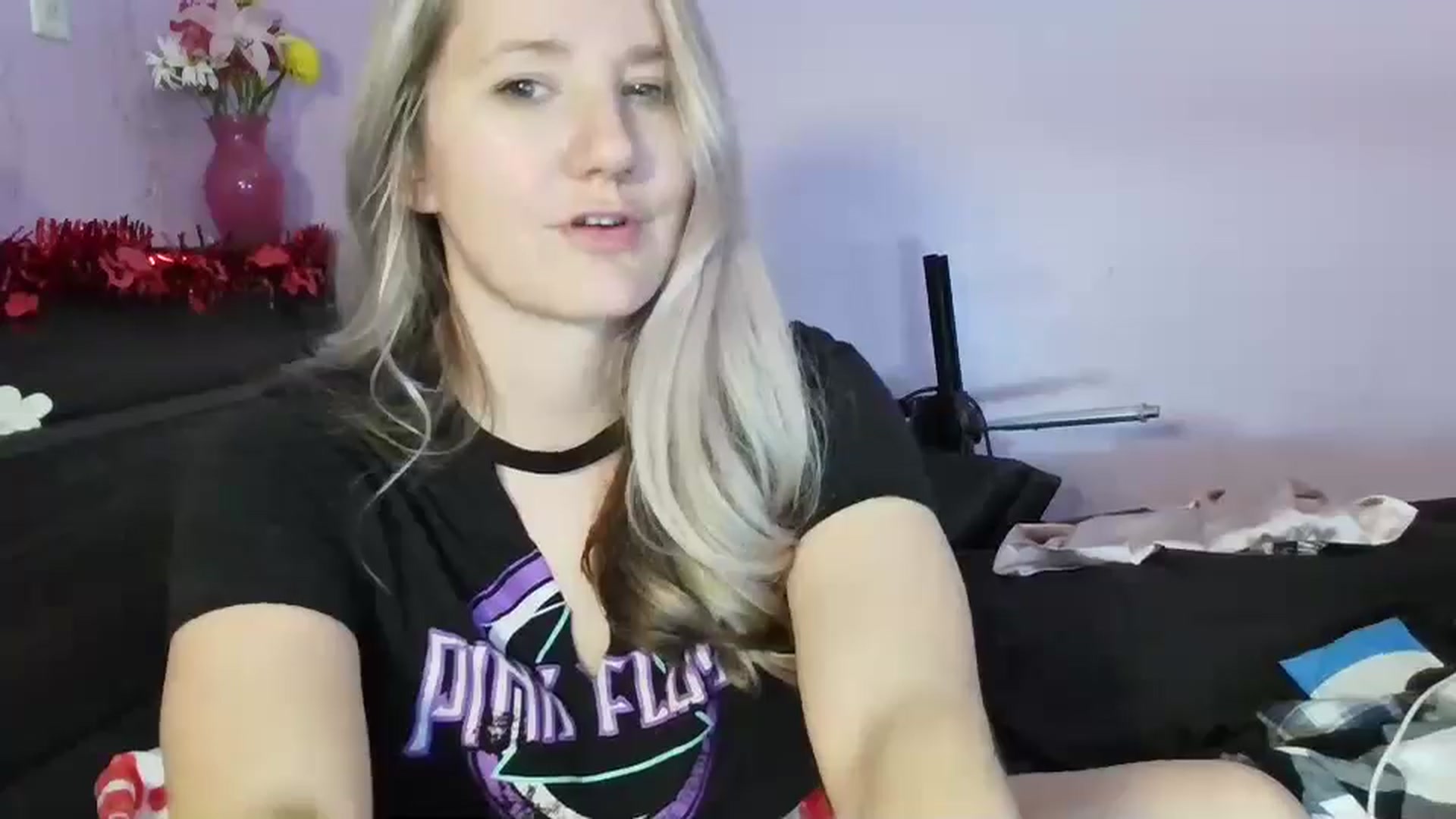 Gallery image thumbnail from EmmaHaze's myfreecams stream on, 02/07/2025, 07:43 image 10 of 20