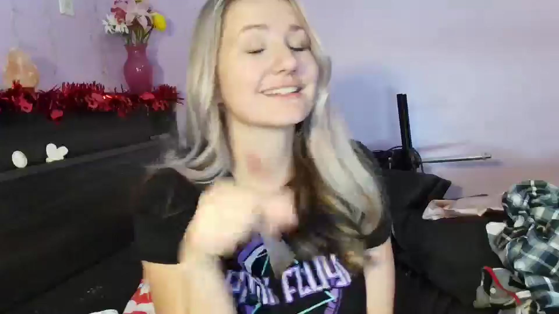 Gallery image thumbnail from EmmaHaze's myfreecams stream on, 02/07/2025, 08:09 image 10 of 20