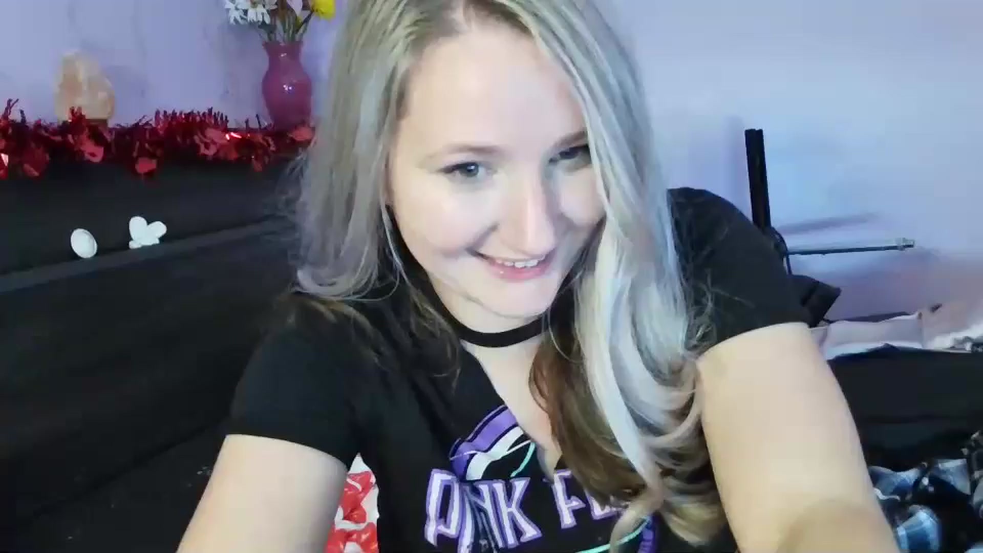 Gallery image thumbnail from EmmaHaze's myfreecams stream on, 02/07/2025, 09:43 image 16 of 20