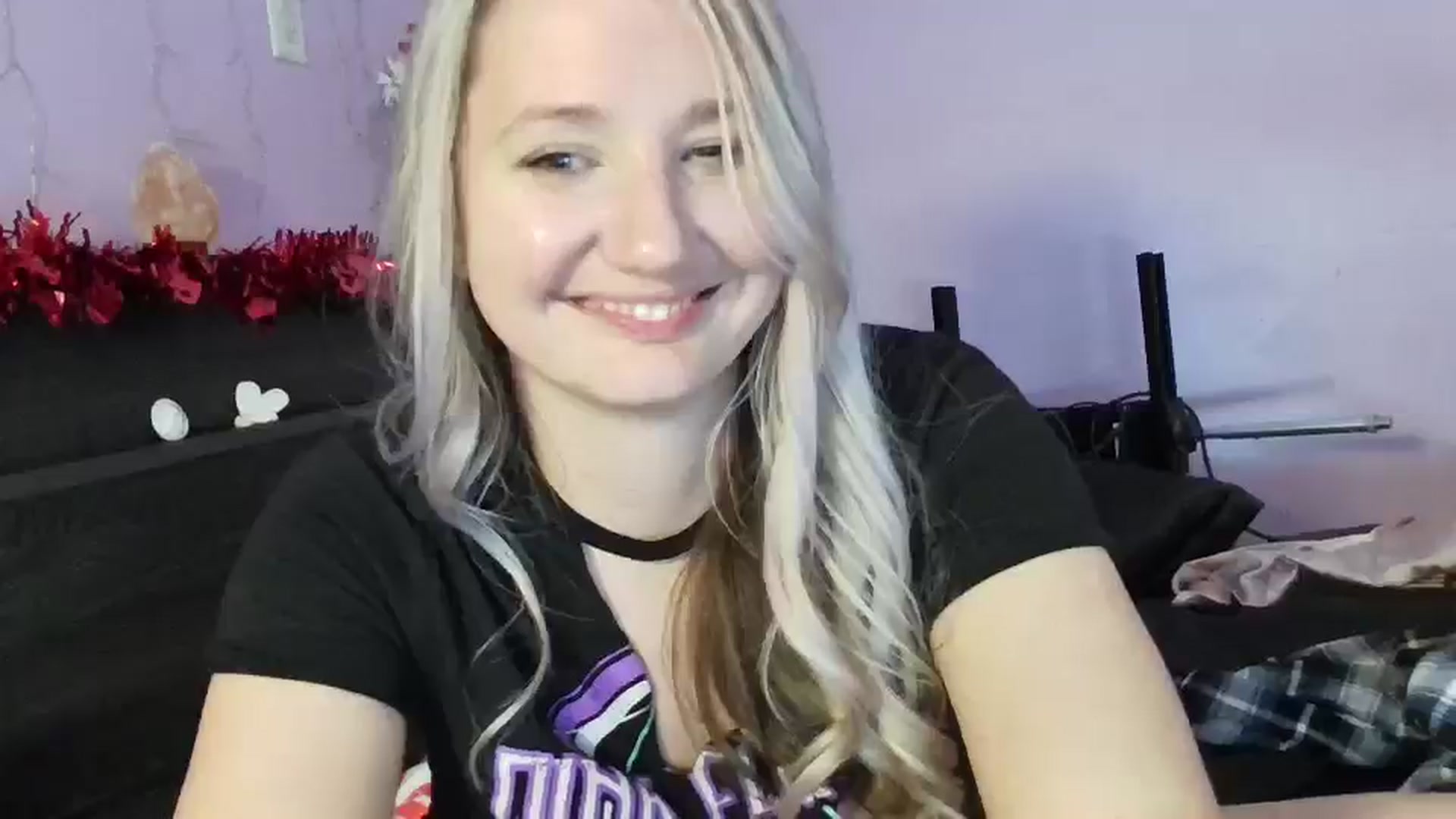 Gallery image thumbnail from EmmaHaze's myfreecams stream on, 02/07/2025, 09:43 image 20 of 20