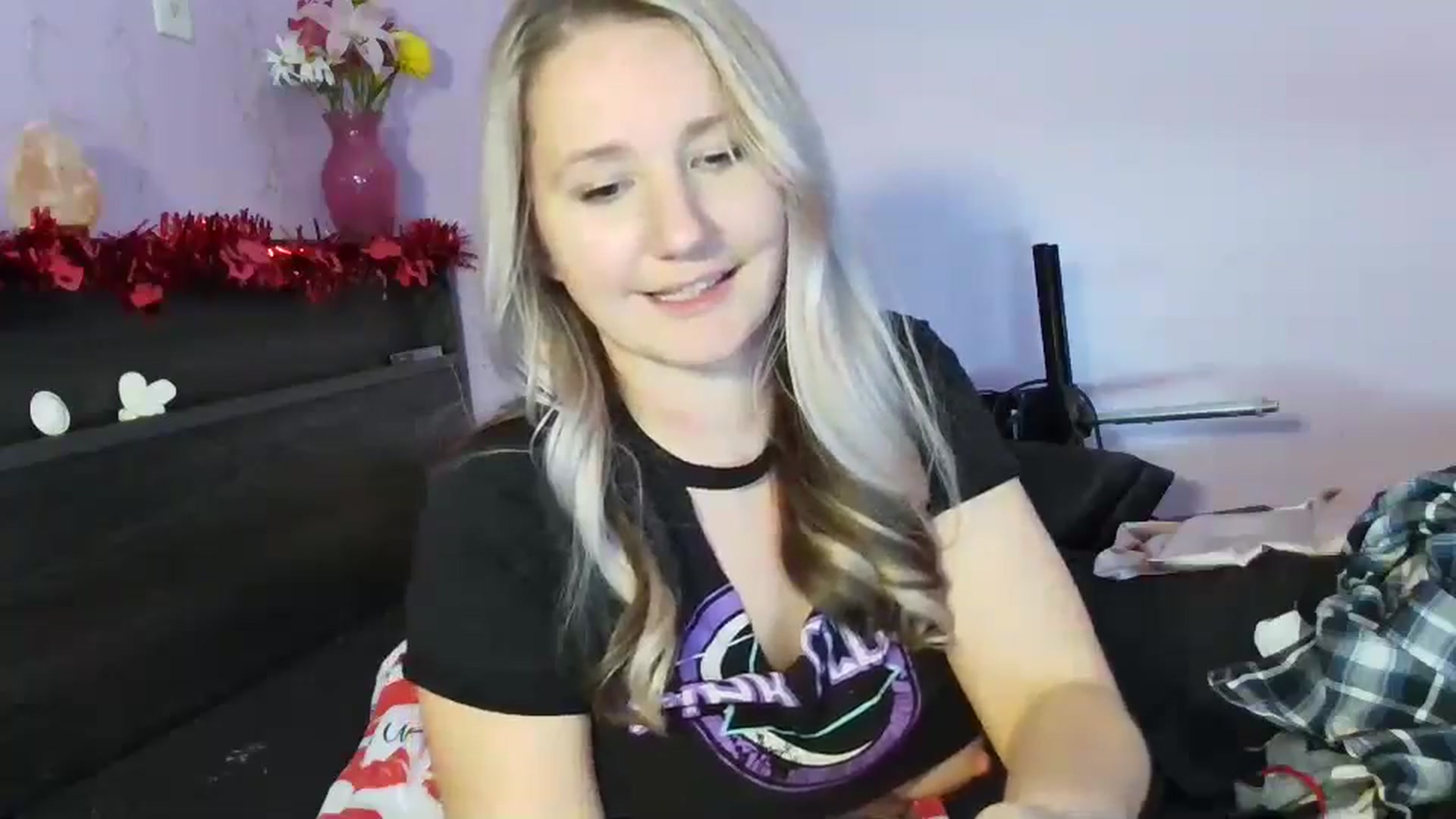Gallery image thumbnail from EmmaHaze's myfreecams stream on, 02/07/2025, 09:43 image 2 of 20