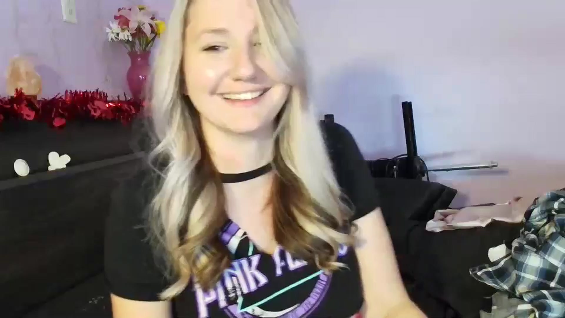 Gallery image thumbnail from EmmaHaze's myfreecams stream on, 02/07/2025, 09:43 image 3 of 20