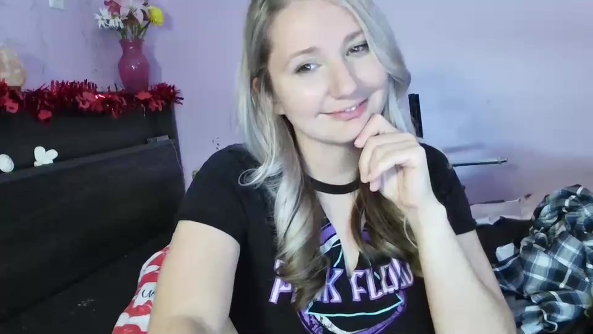 Gallery image thumbnail from EmmaHaze's myfreecams stream on, 02/07/2025, 09:43 image 6 of 20