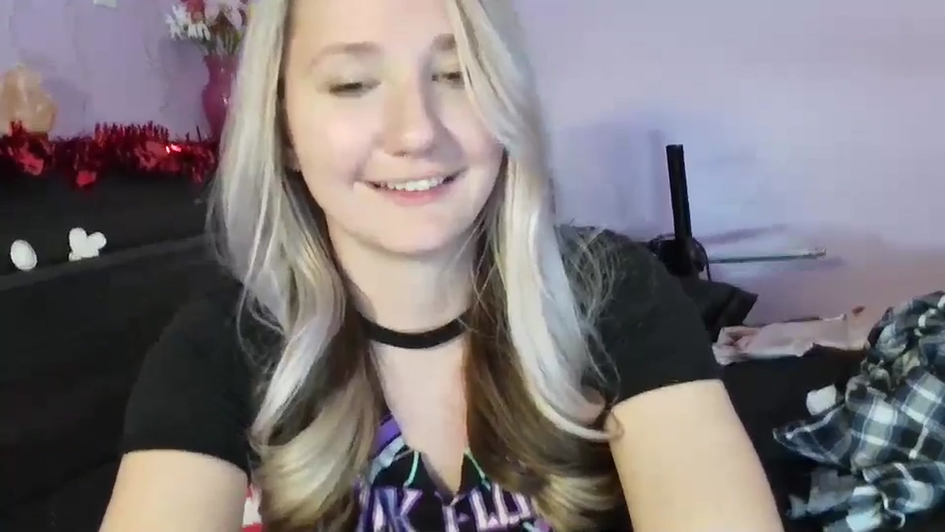 Gallery image thumbnail from EmmaHaze's myfreecams stream on, 02/07/2025, 09:43 image 9 of 20