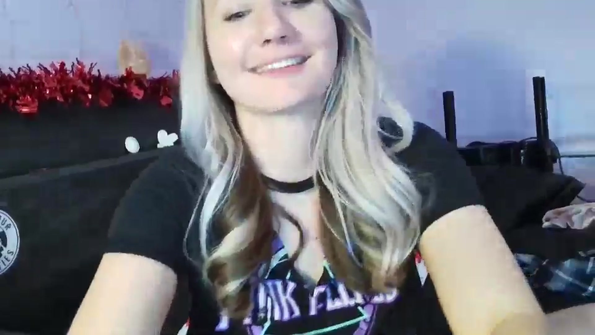 Gallery image thumbnail from EmmaHaze's myfreecams stream on, 02/07/2025, 10:15 image 17 of 20