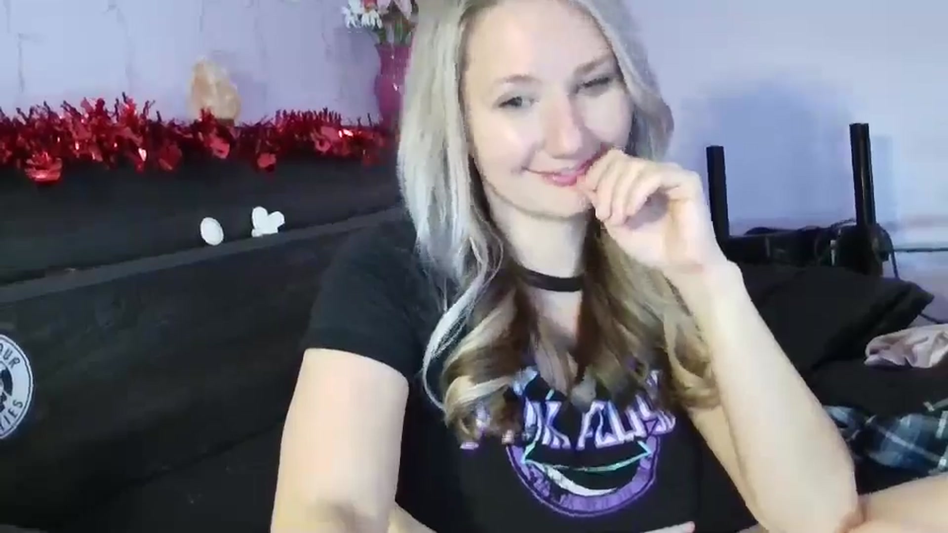 Gallery image thumbnail from EmmaHaze's myfreecams stream on, 02/07/2025, 10:15 image 18 of 20
