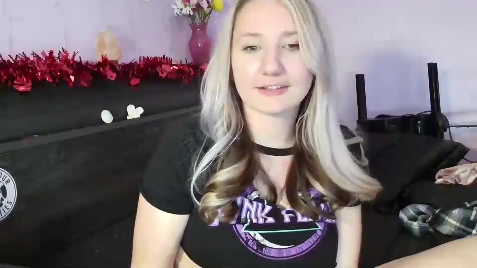Gallery image thumbnail from EmmaHaze's myfreecams stream on, 02/07/2025, 10:15 image 19 of 20