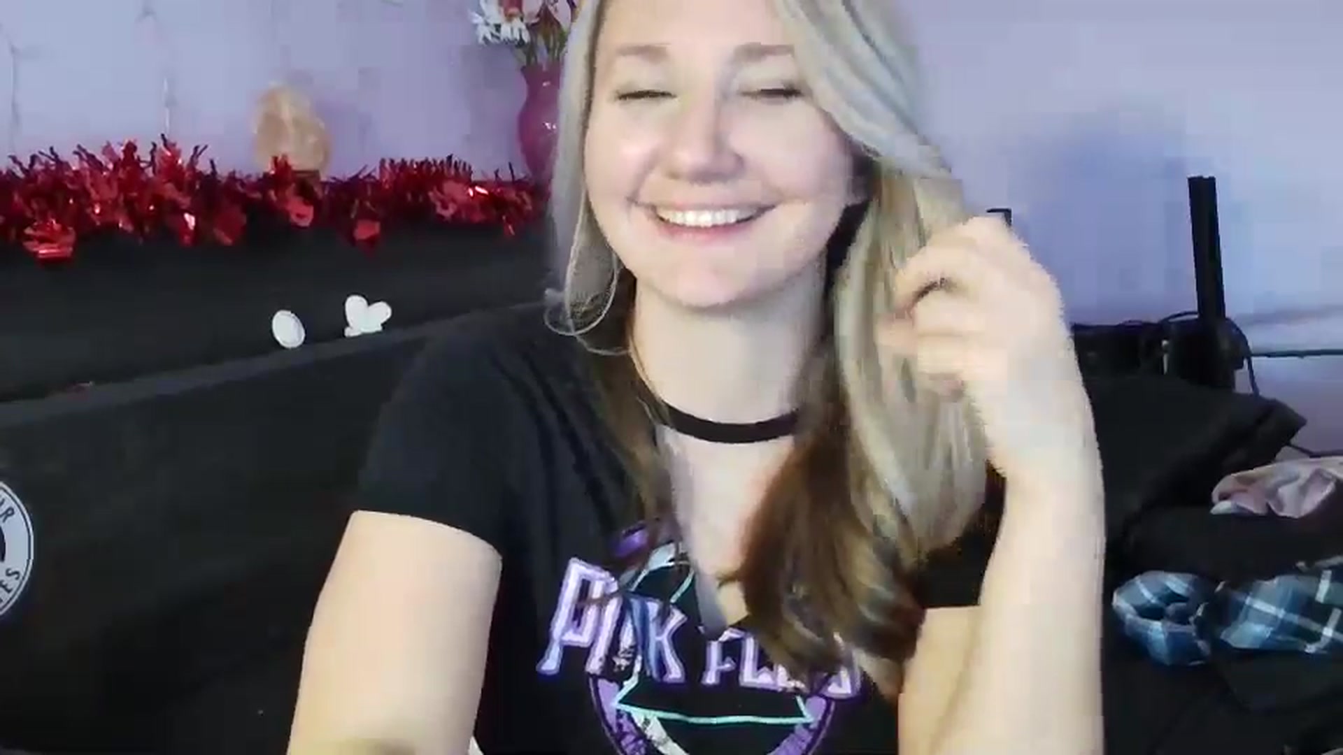 Gallery image thumbnail from EmmaHaze's myfreecams stream on, 02/07/2025, 10:15 image 12 of 20