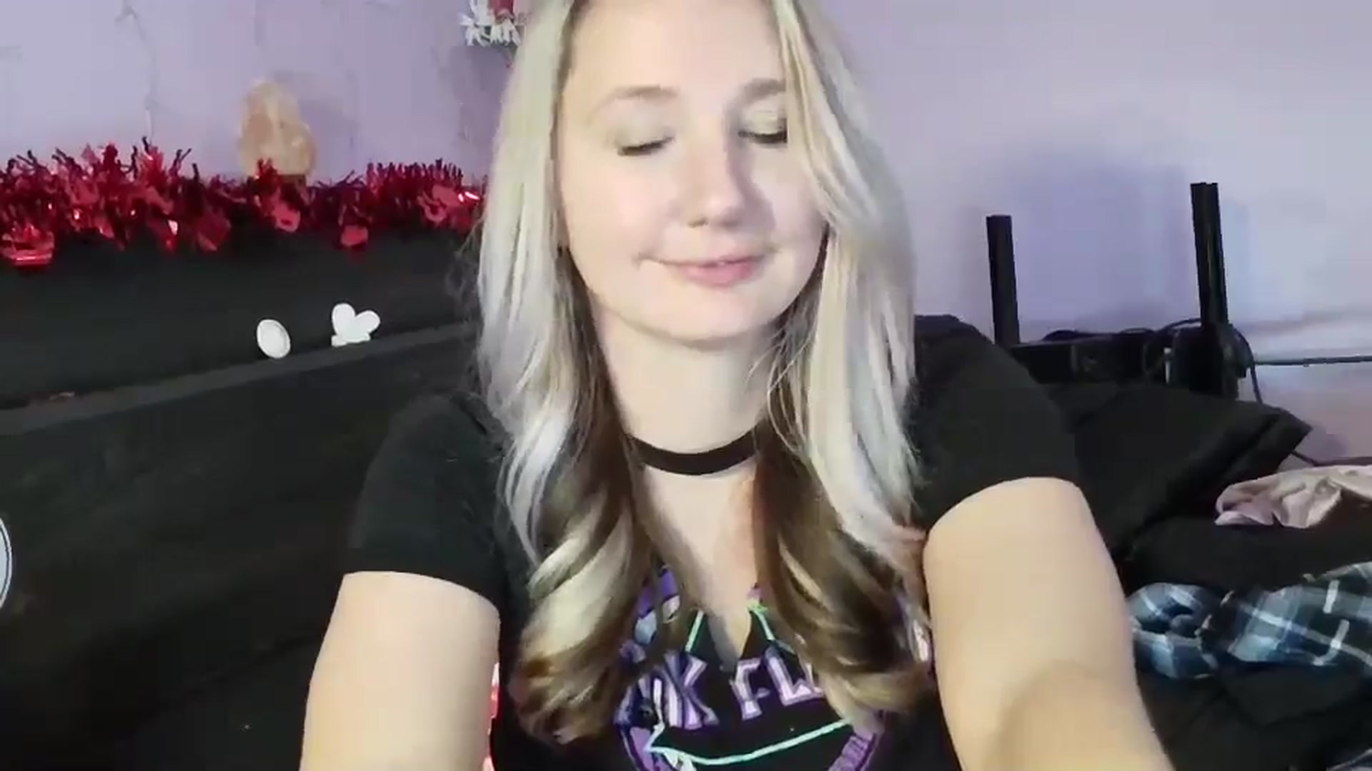 Gallery image thumbnail from EmmaHaze's myfreecams stream on, 02/07/2025, 10:15 image 8 of 20
