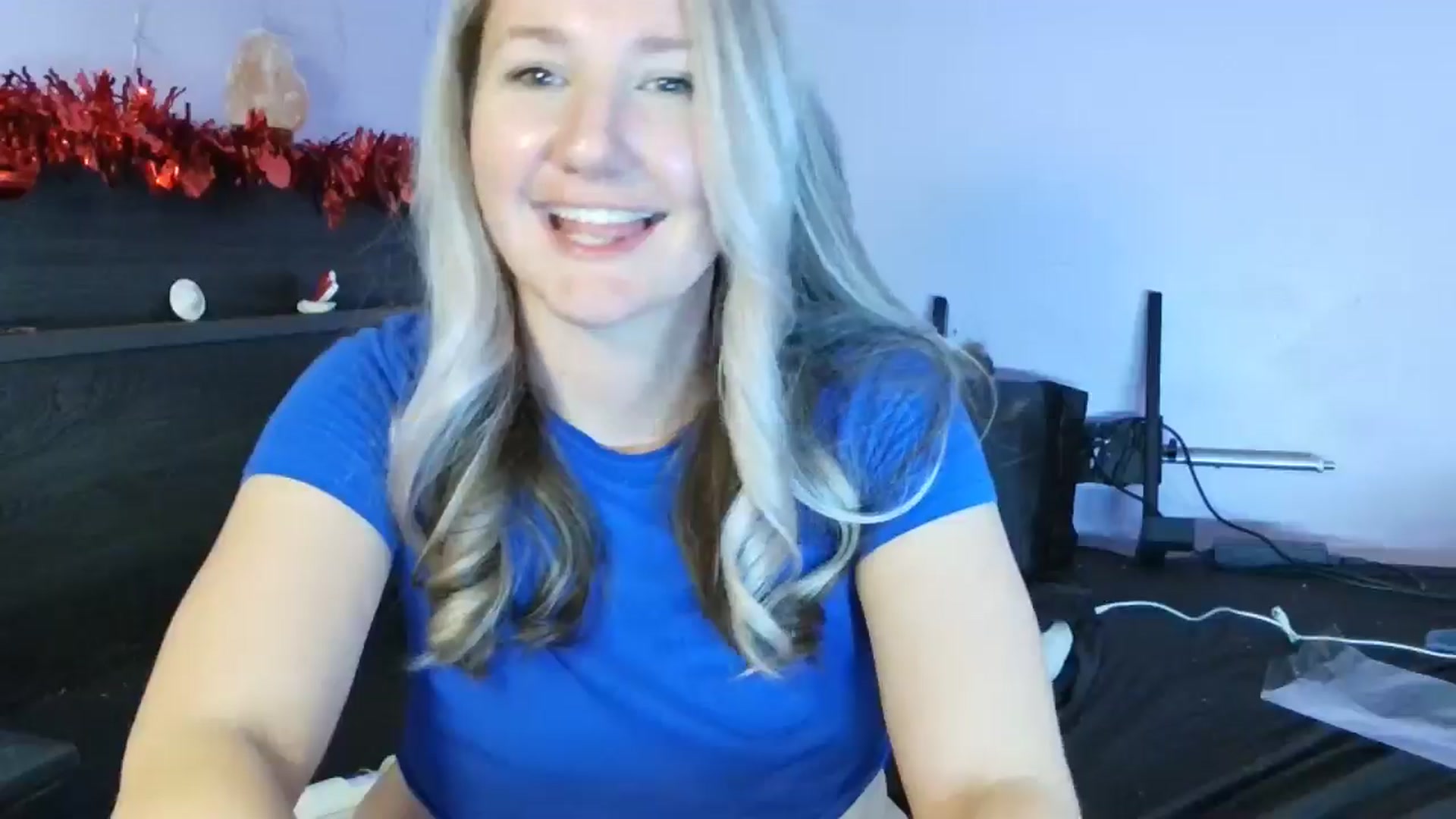 Gallery image thumbnail from EmmaHaze's myfreecams stream on, 02/09/2025, 08:19 image 19 of 20