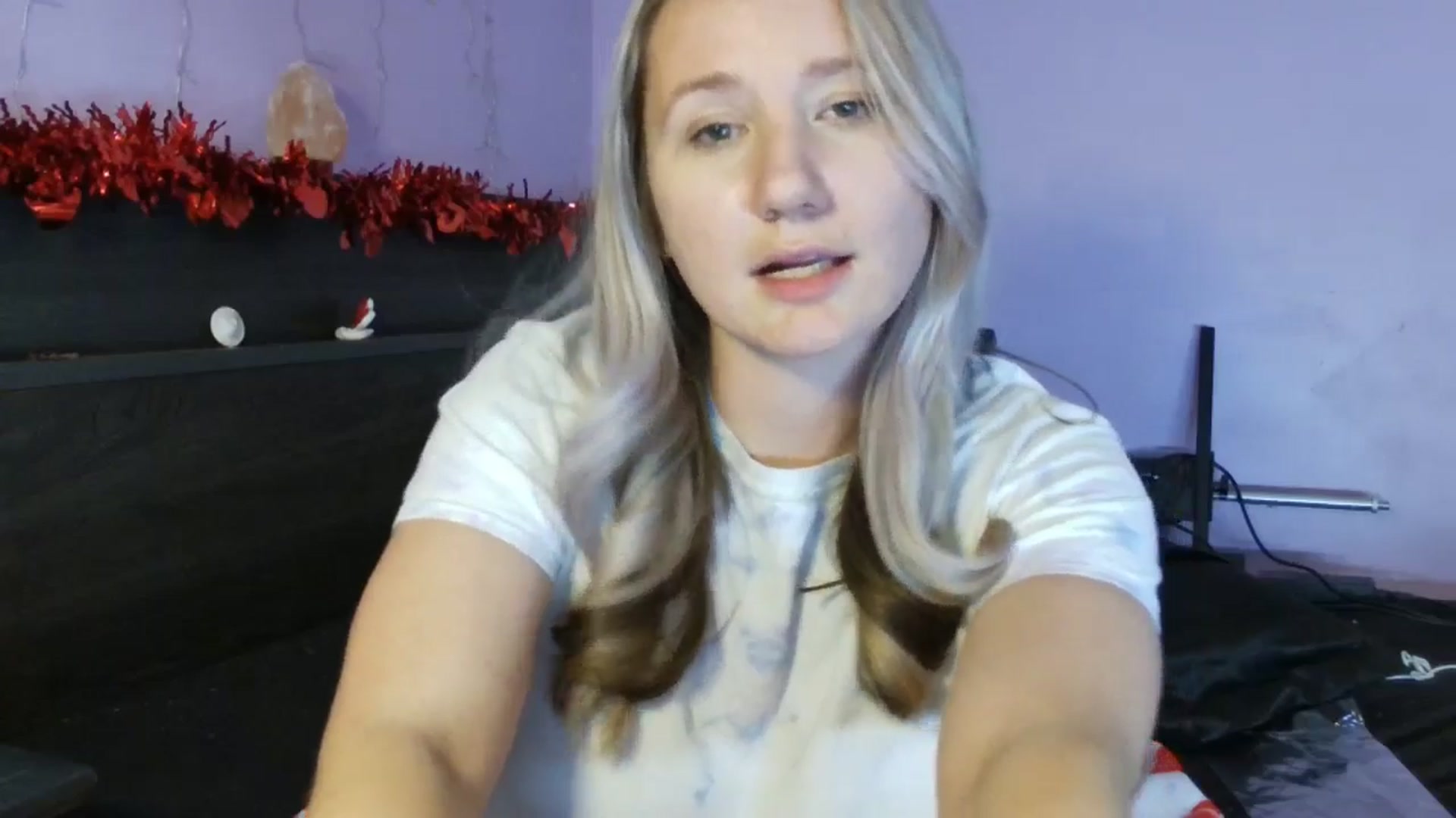Gallery image thumbnail from EmmaHaze's myfreecams stream on, 02/11/2025, 07:36 image 14 of 20