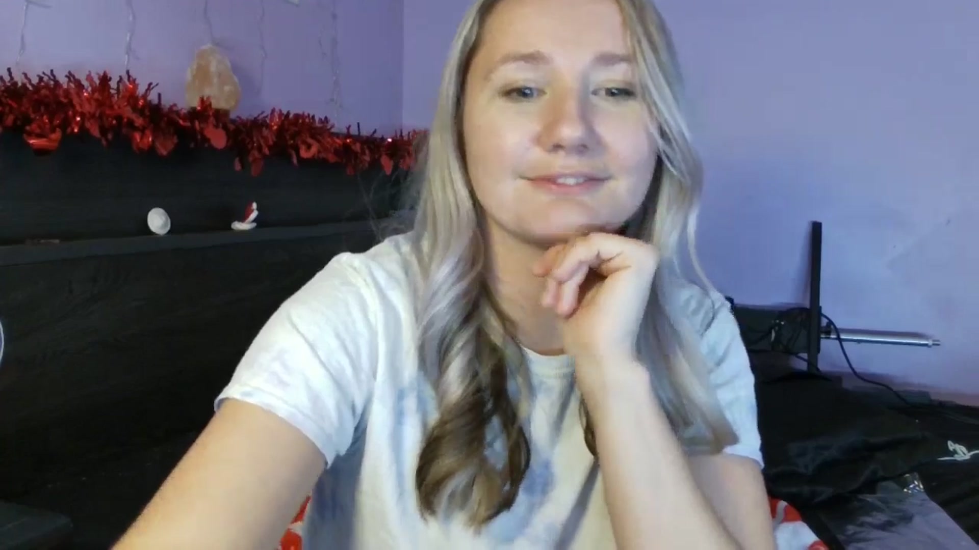 Gallery image thumbnail from EmmaHaze's myfreecams stream on, 02/11/2025, 07:36 image 12 of 20