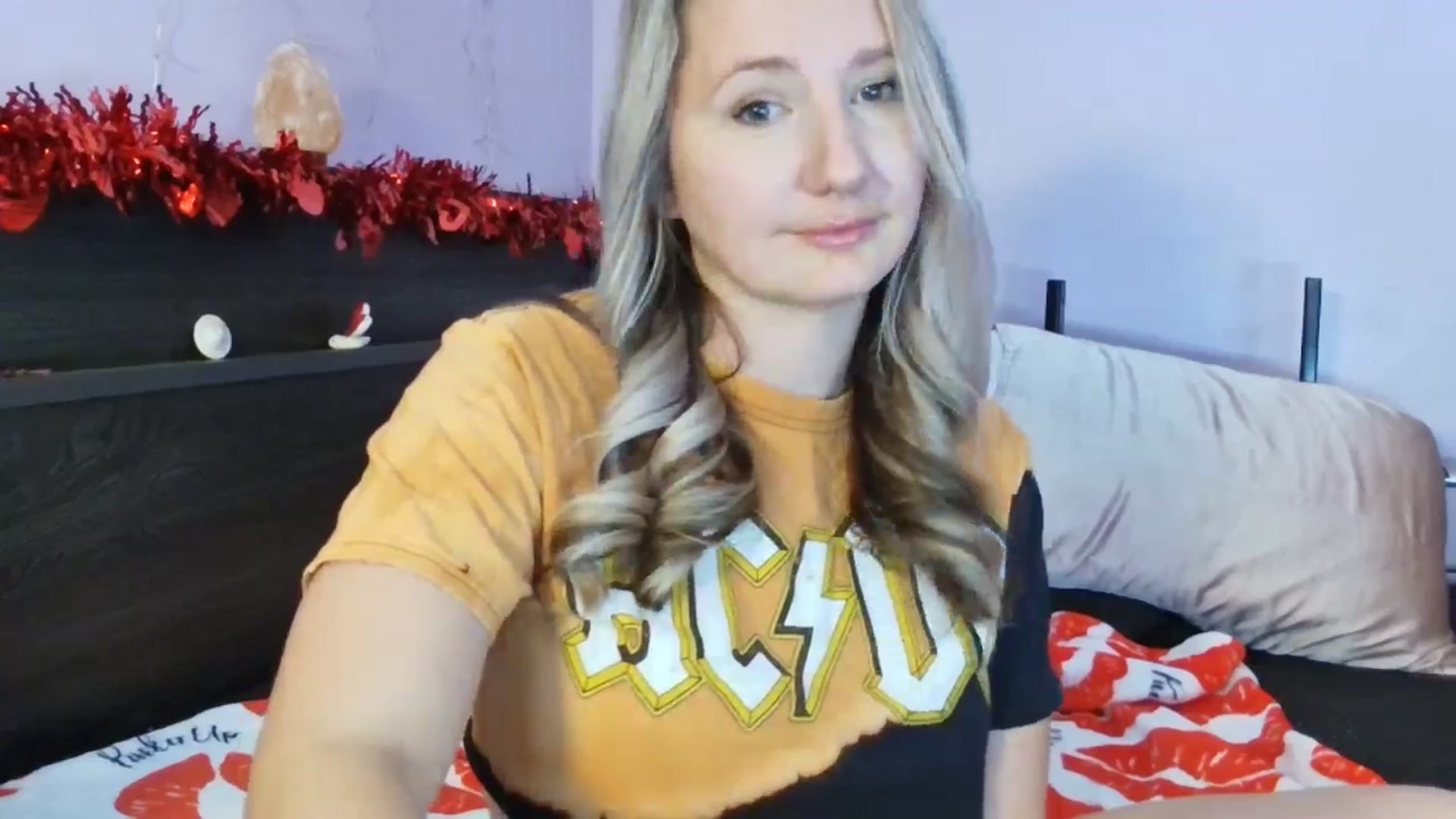 Gallery image thumbnail from EmmaHaze's myfreecams stream on, 02/13/2025, 03:38 image 10 of 20