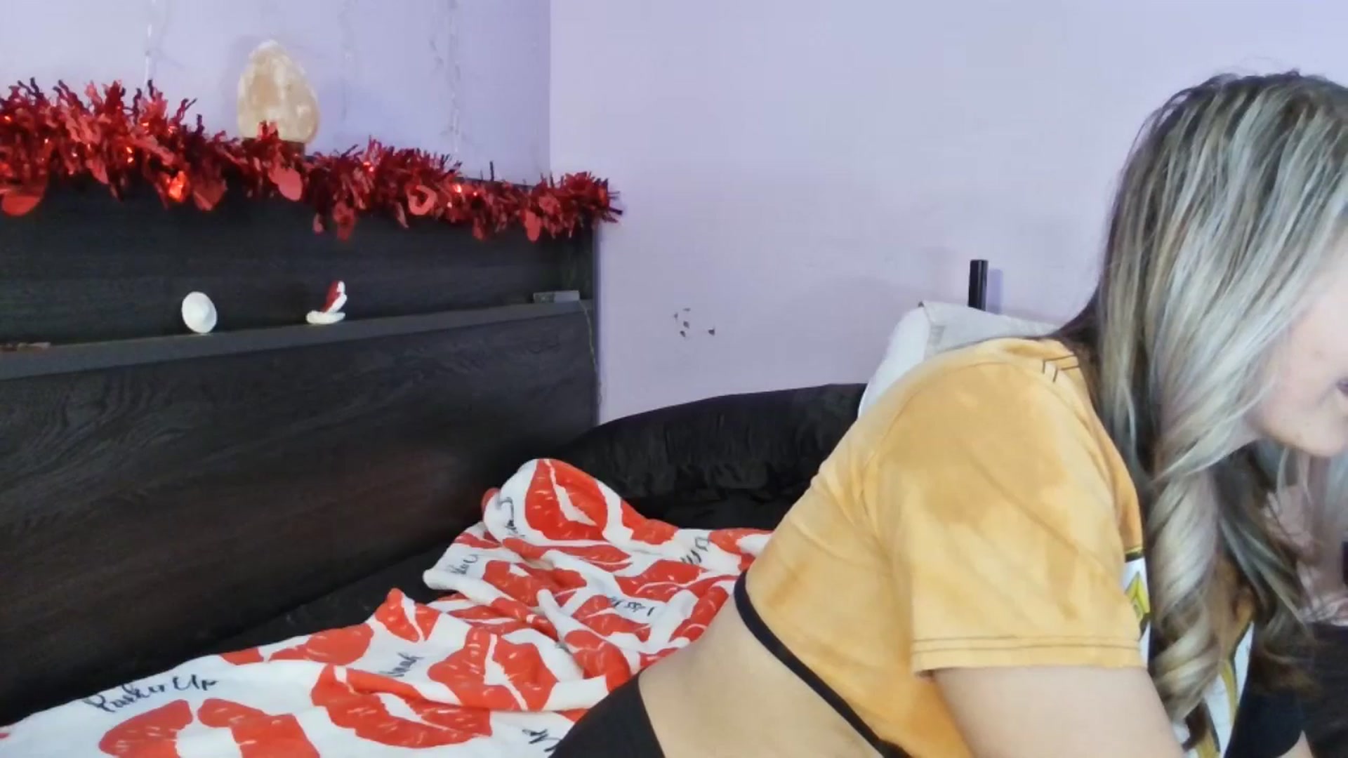 Gallery image thumbnail from EmmaHaze's myfreecams stream on, 02/13/2025, 03:38 image 15 of 20