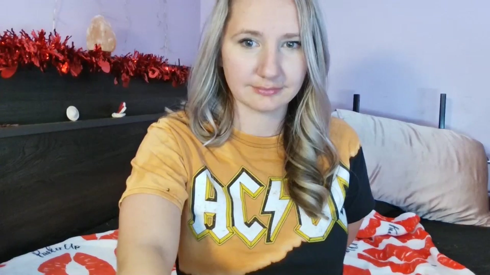 Gallery image thumbnail from EmmaHaze's myfreecams stream on, 02/13/2025, 03:38 image 6 of 20