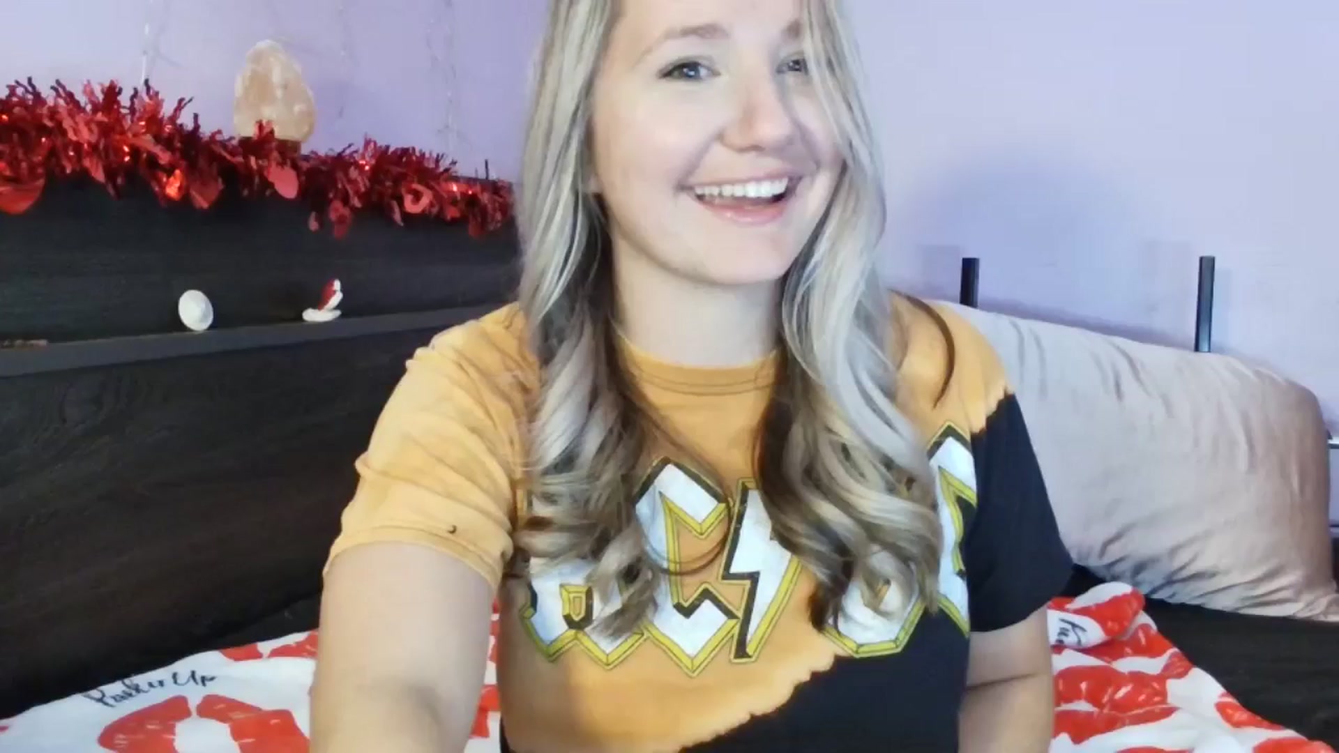Gallery image thumbnail from EmmaHaze's myfreecams stream on, 02/13/2025, 03:38 image 16 of 20