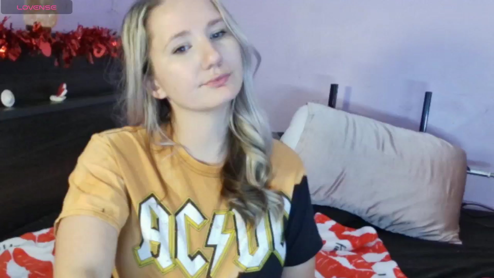 Gallery image thumbnail from EmmaHaze's myfreecams stream on, 02/13/2025, 04:07 image 5 of 20