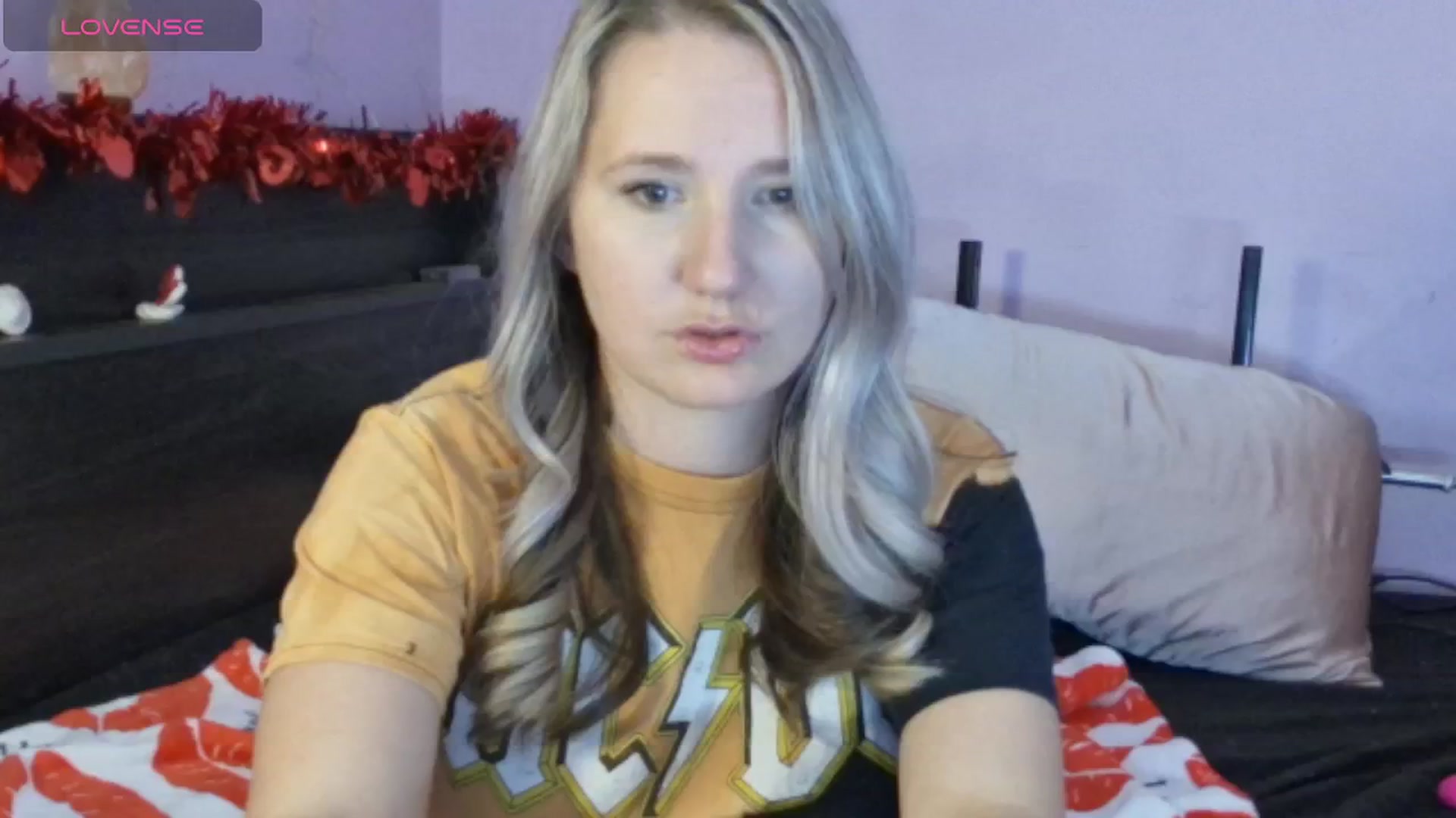 Gallery image thumbnail from EmmaHaze's myfreecams stream on, 02/13/2025, 04:07 image 12 of 20