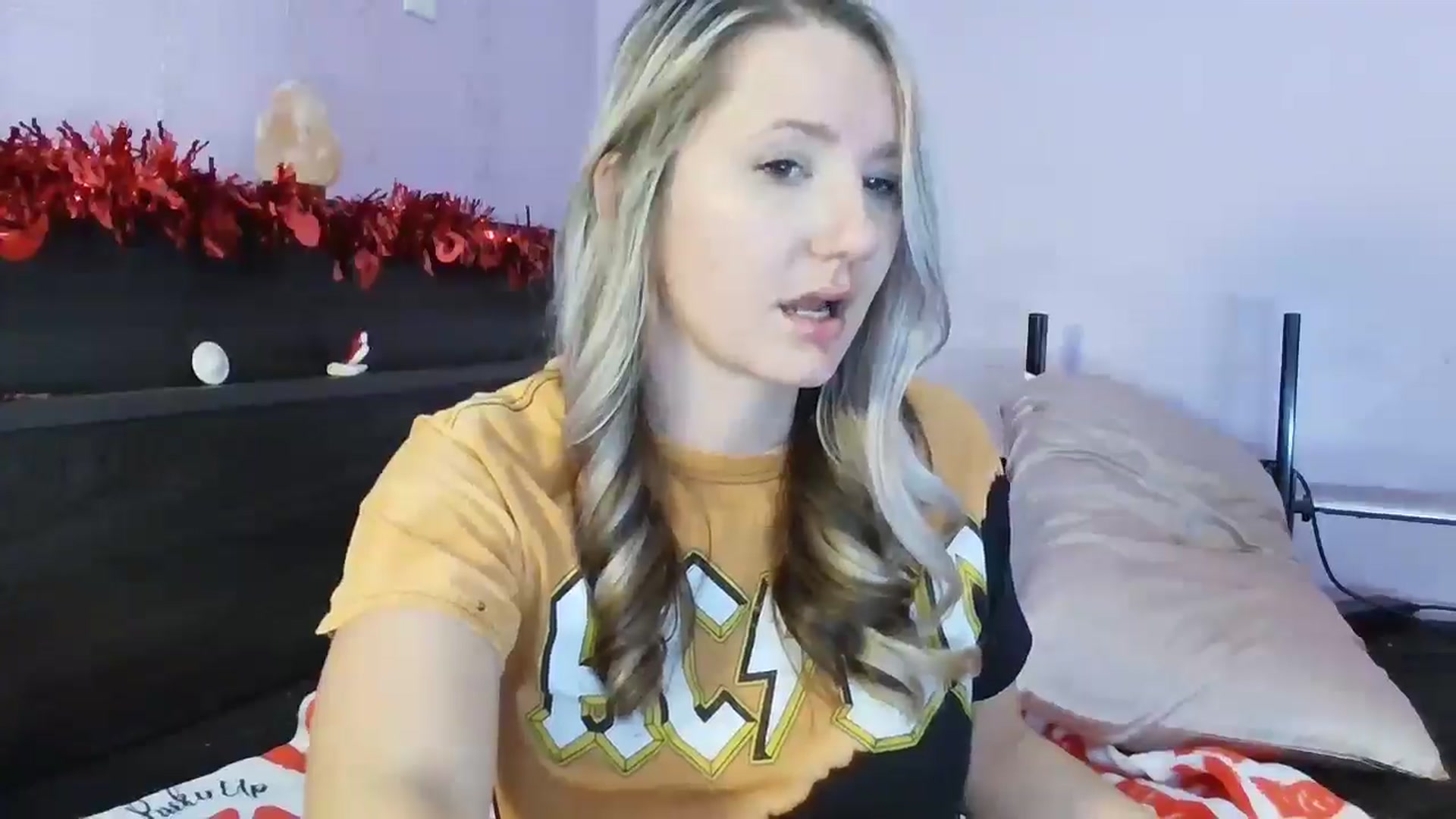 Gallery image thumbnail from EmmaHaze's myfreecams stream on, 02/13/2025, 05:17 image 18 of 20